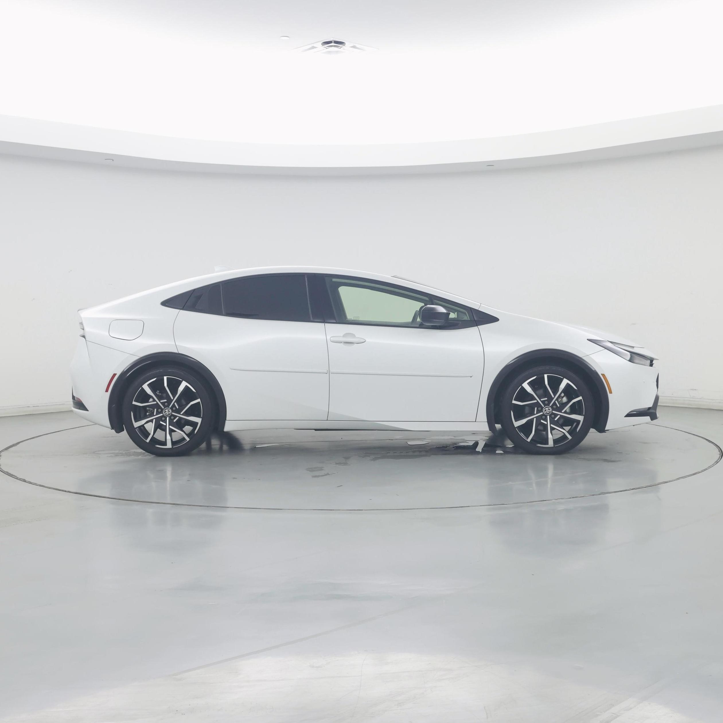 Thumbnail: 2023 Toyota Prius Prime - 7