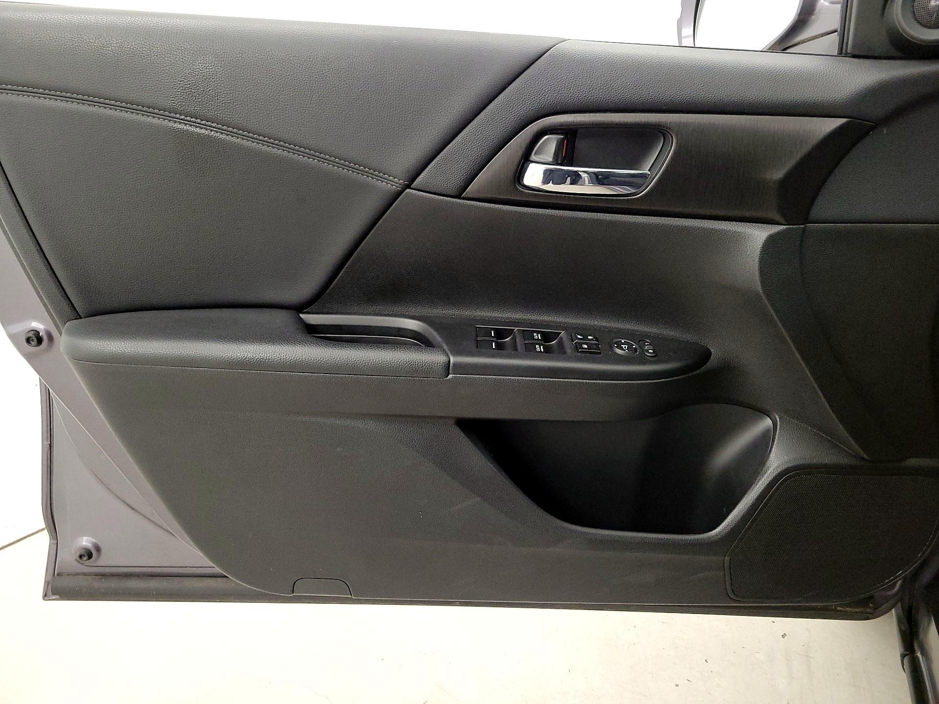 Thumbnail: 2015 Honda Accord - 12