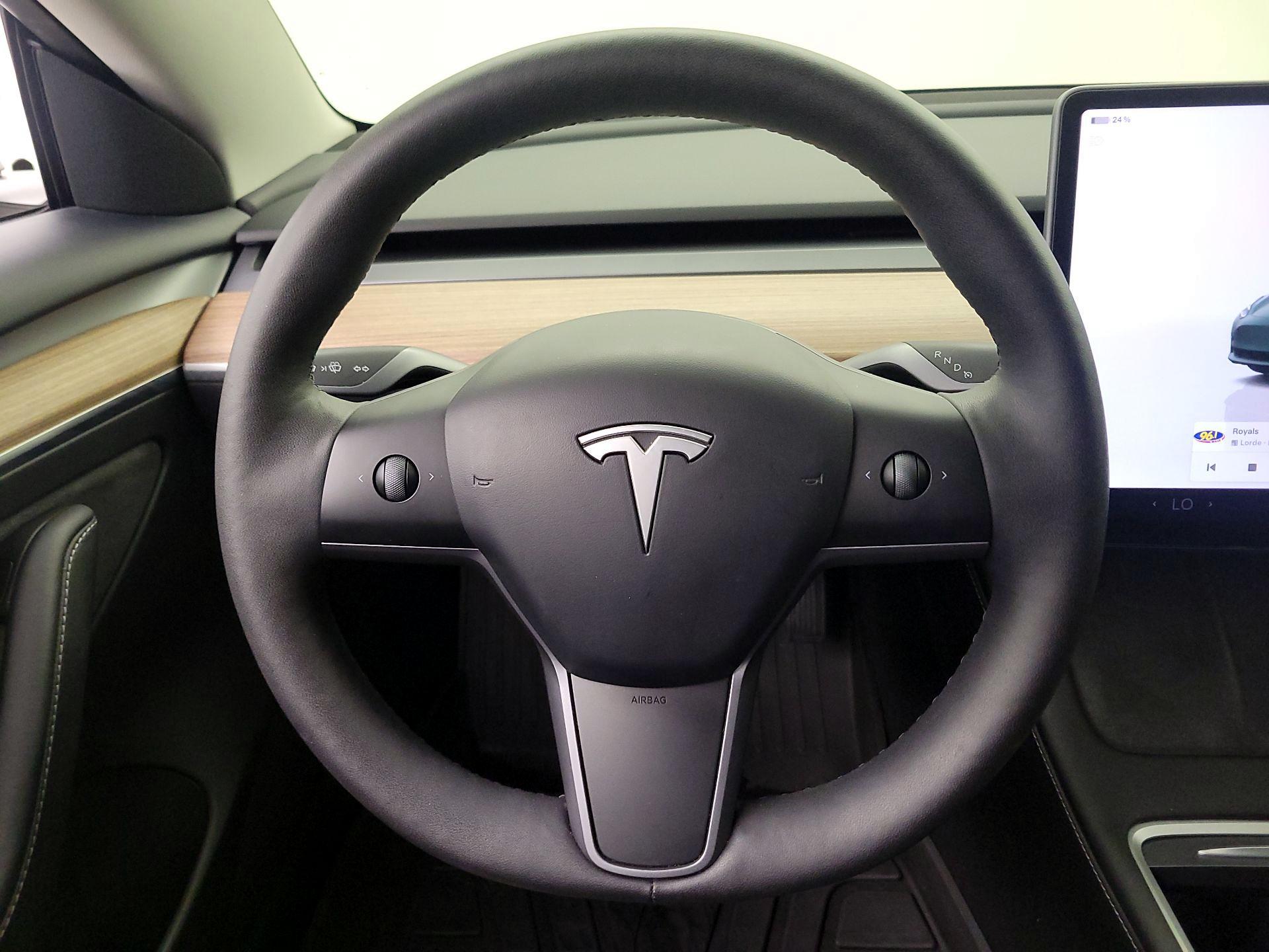 Thumbnail: 2023 Tesla Model 3 - 10