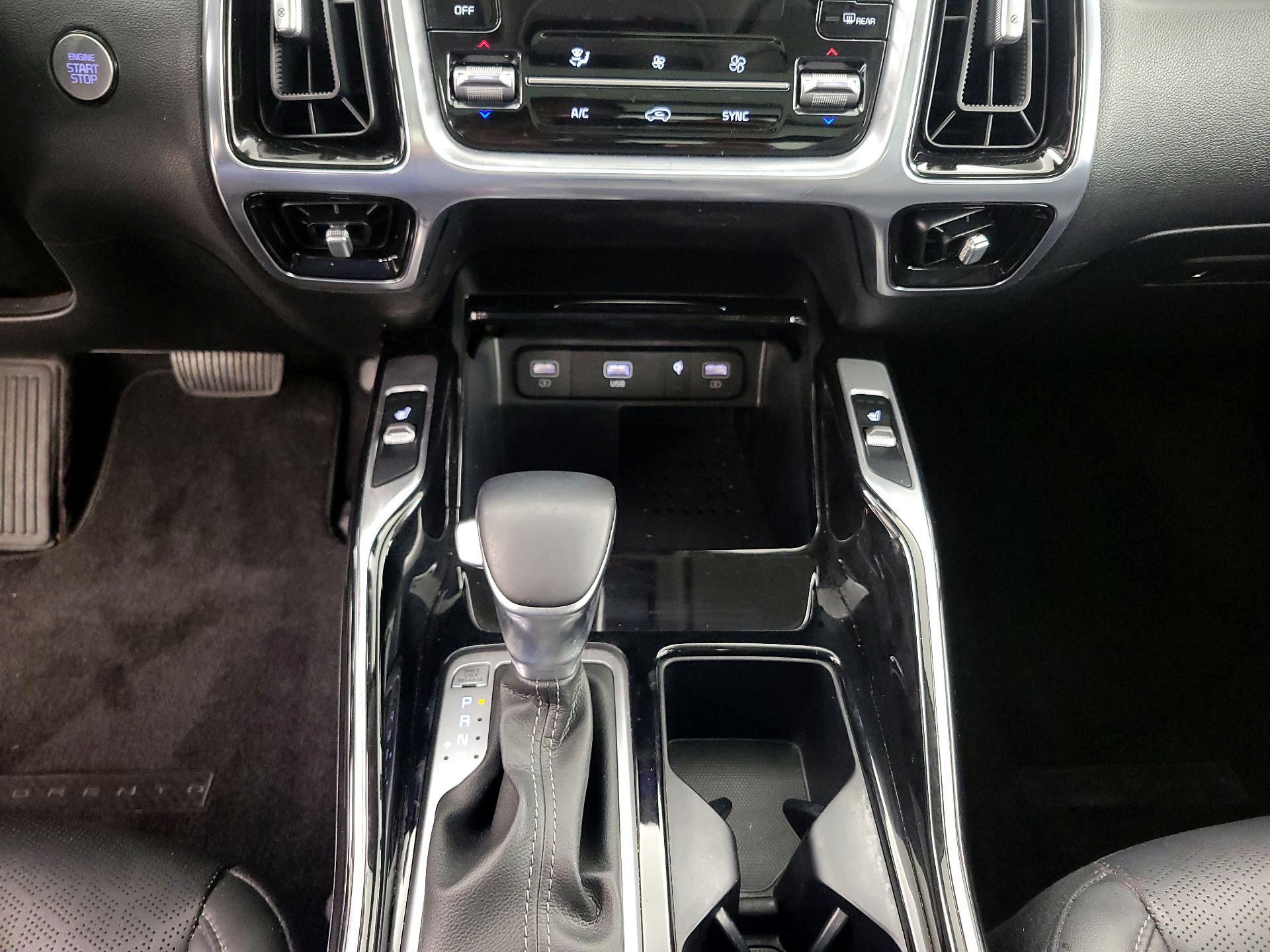 Thumbnail: 2022 Kia Sorento - 18