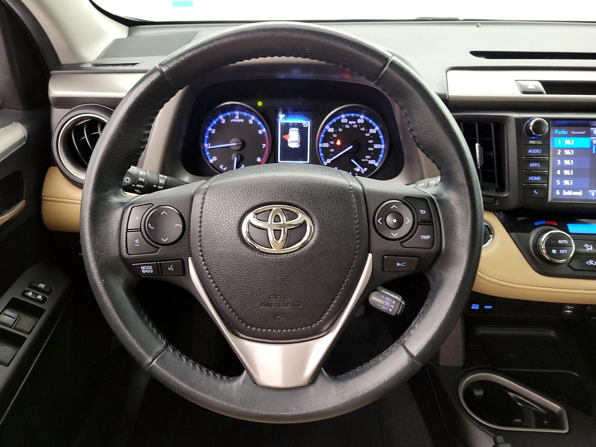 Thumbnail: 2018 Toyota RAV4 - 10