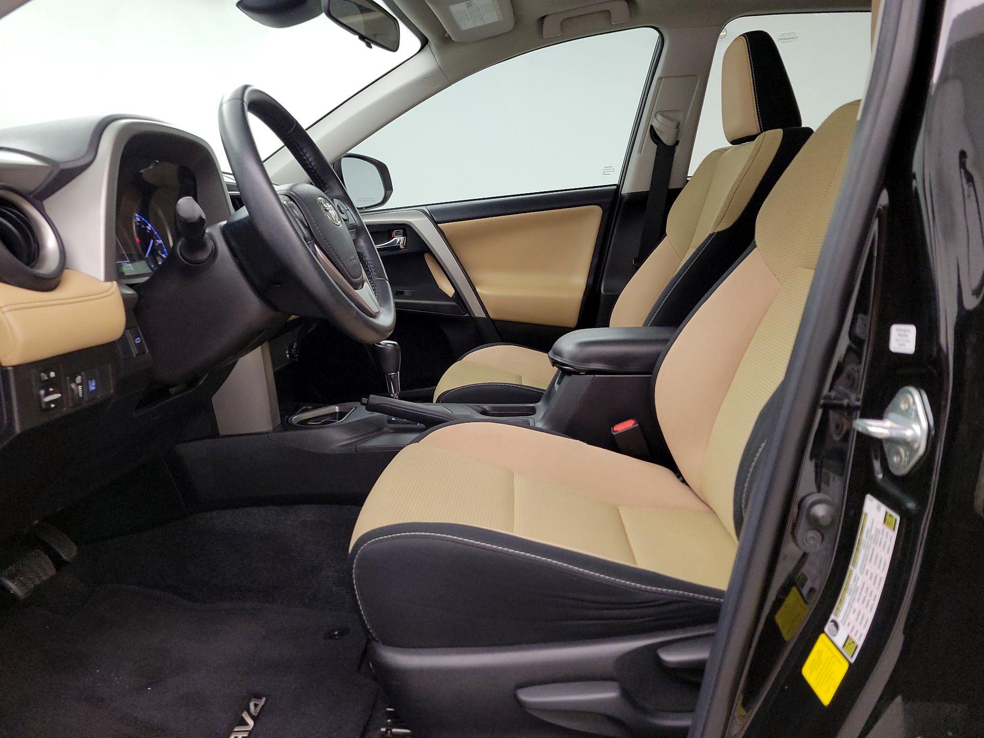 Thumbnail: 2018 Toyota RAV4 - 11