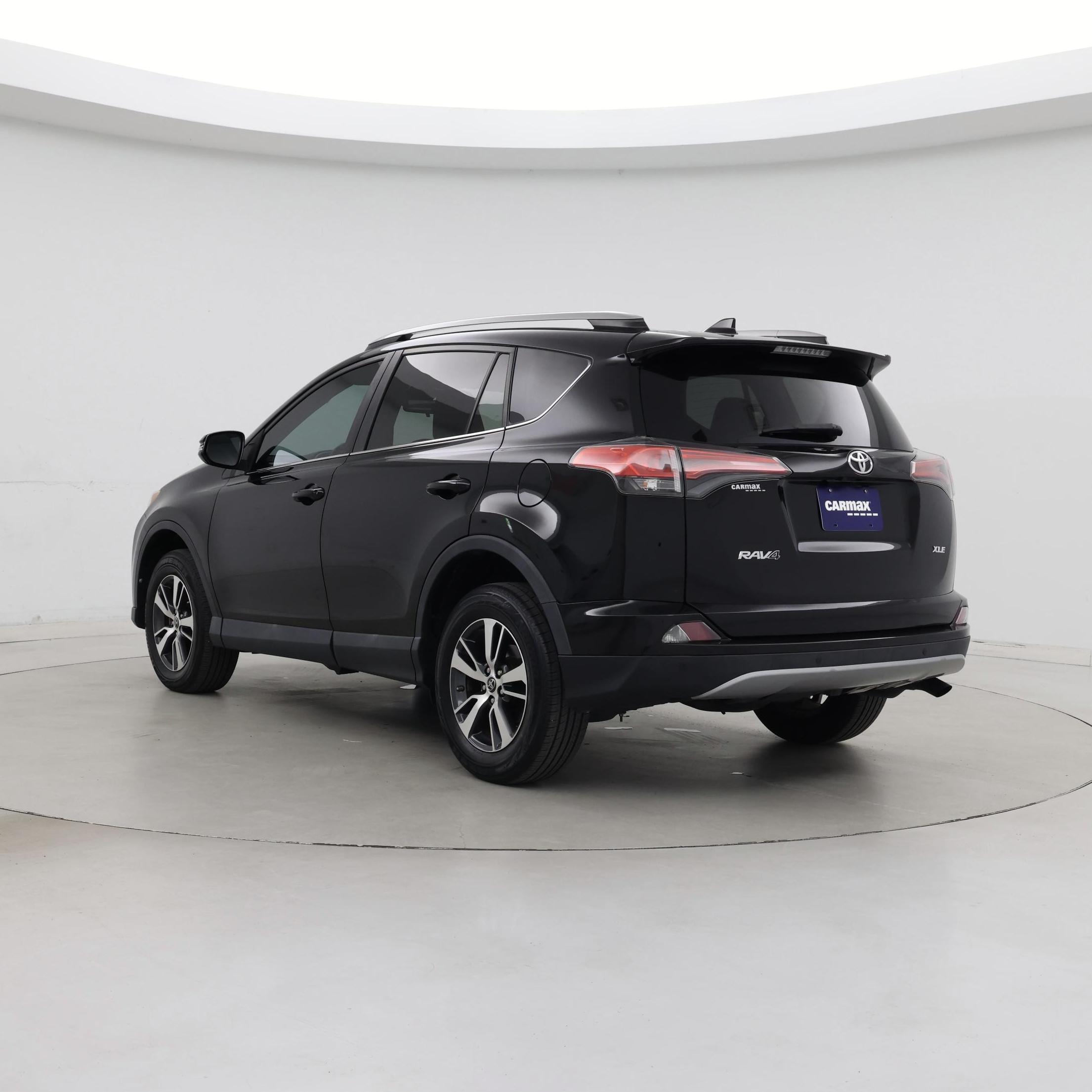 Thumbnail: 2018 Toyota RAV4 - 2