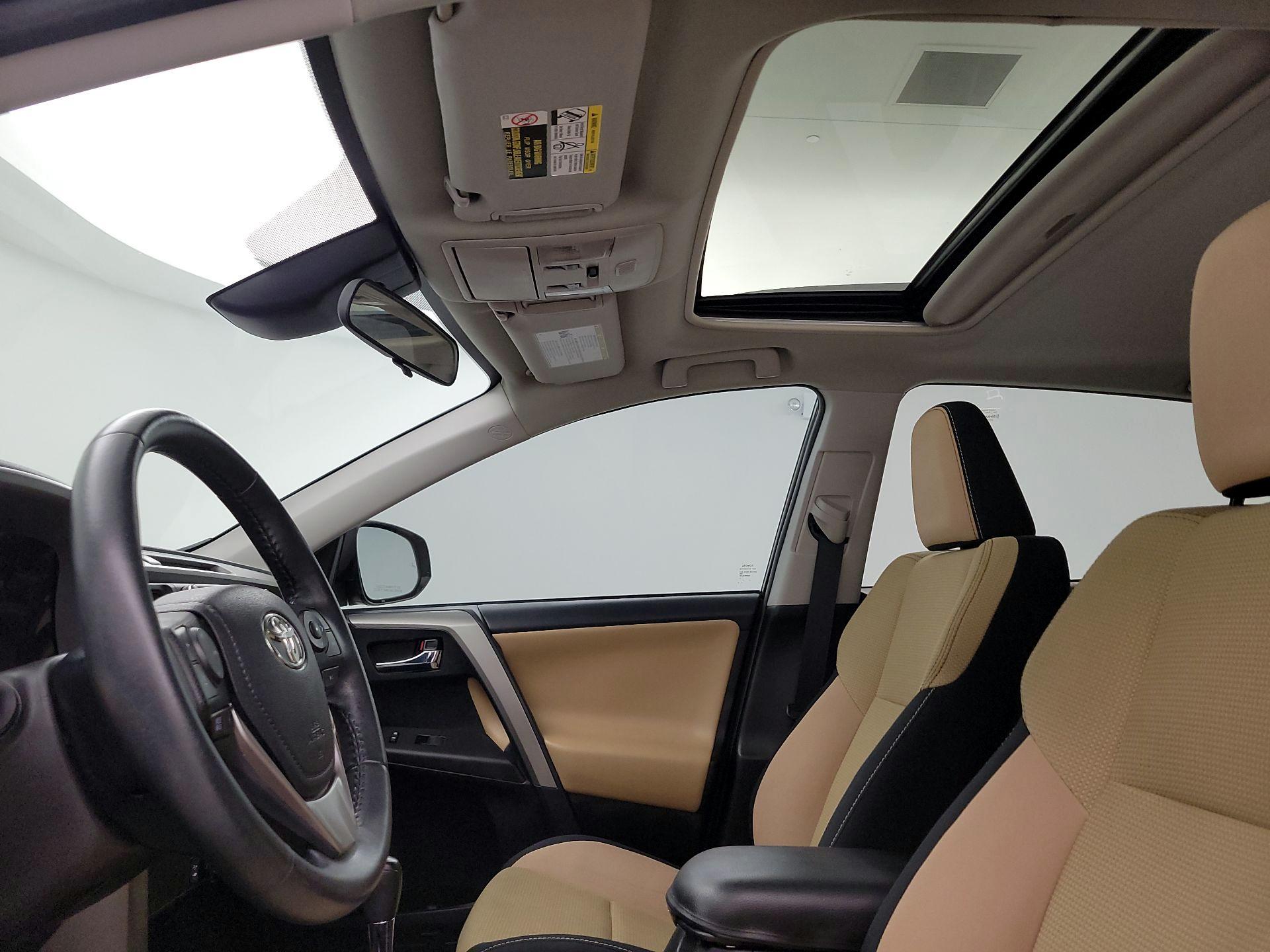 Thumbnail: 2018 Toyota RAV4 - 19
