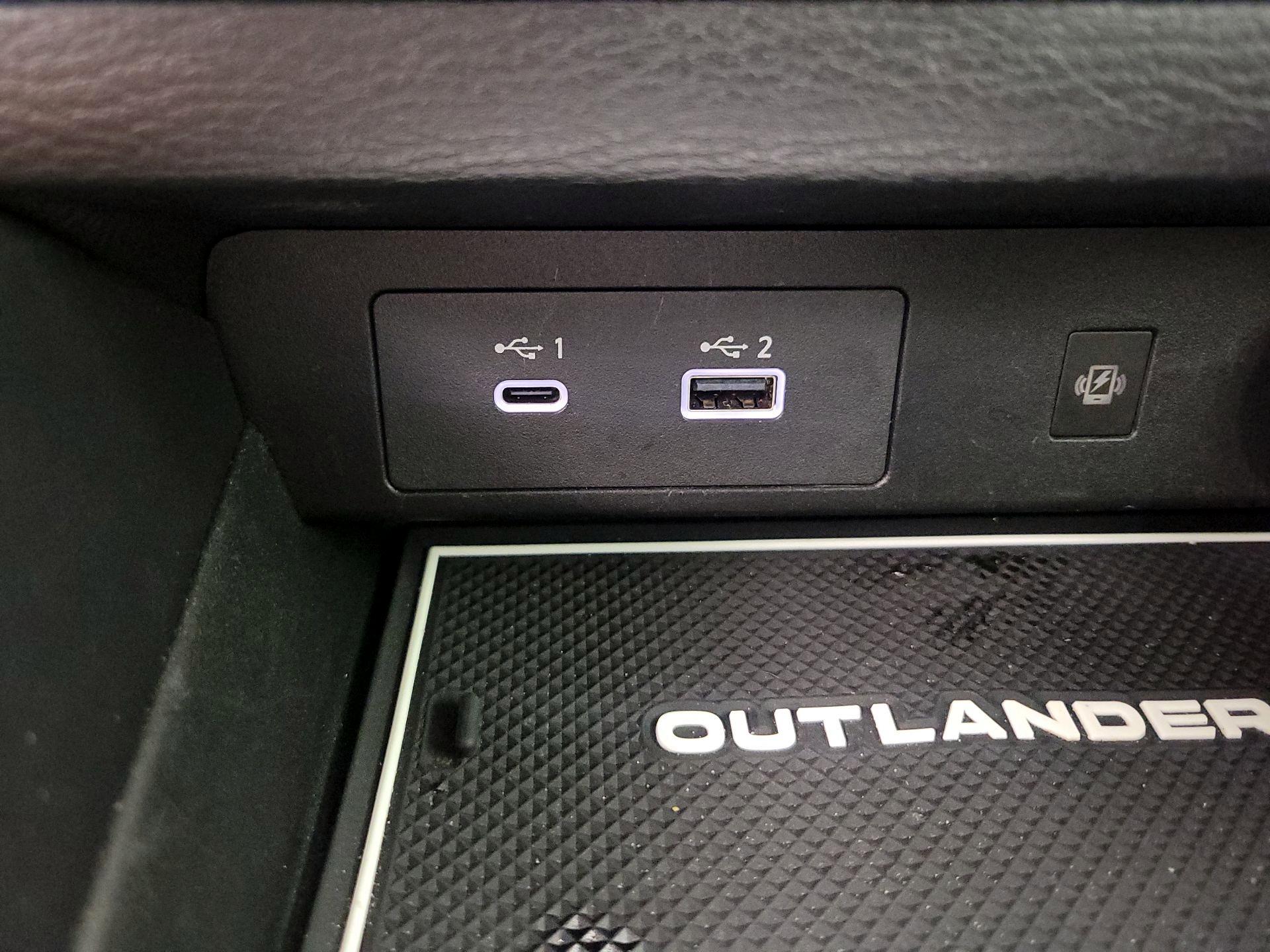 Thumbnail: 2024 Mitsubishi Outlander - 18