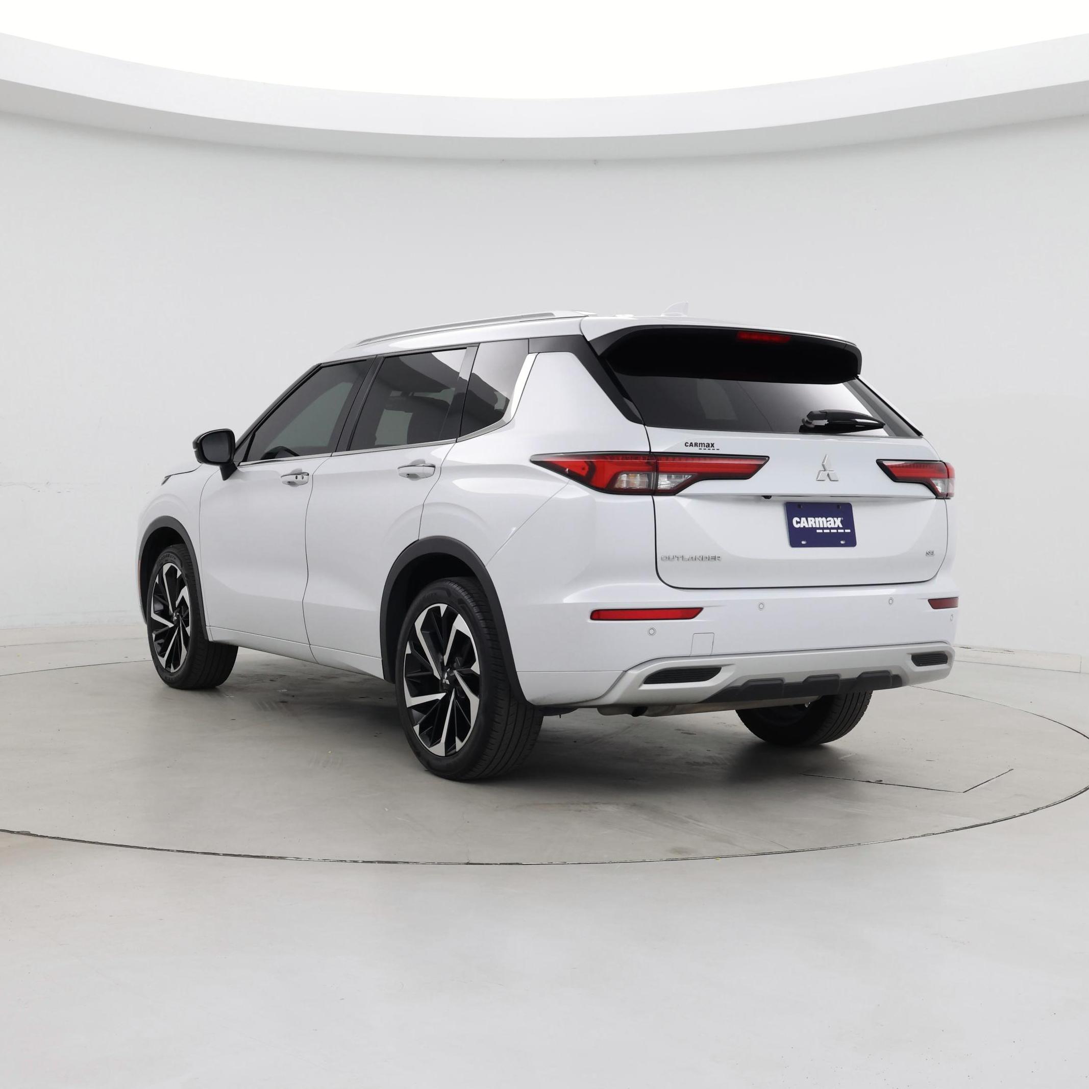 Thumbnail: 2024 Mitsubishi Outlander - 2