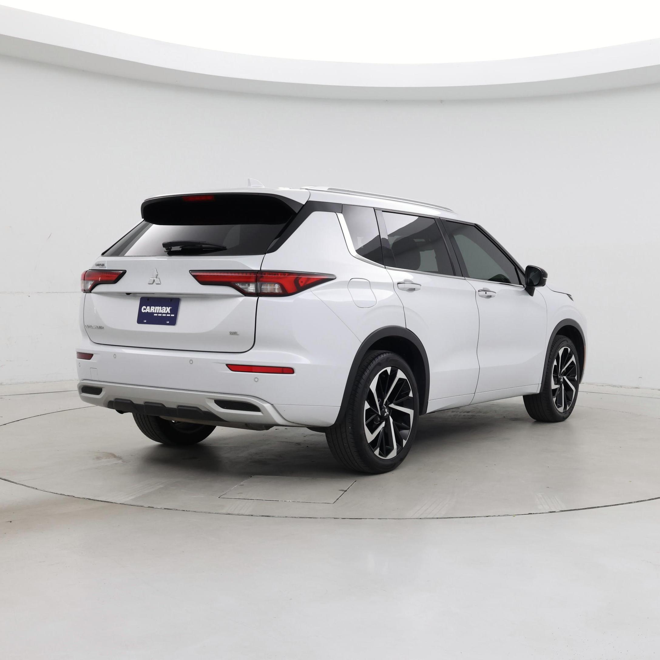 Thumbnail: 2024 Mitsubishi Outlander - 8