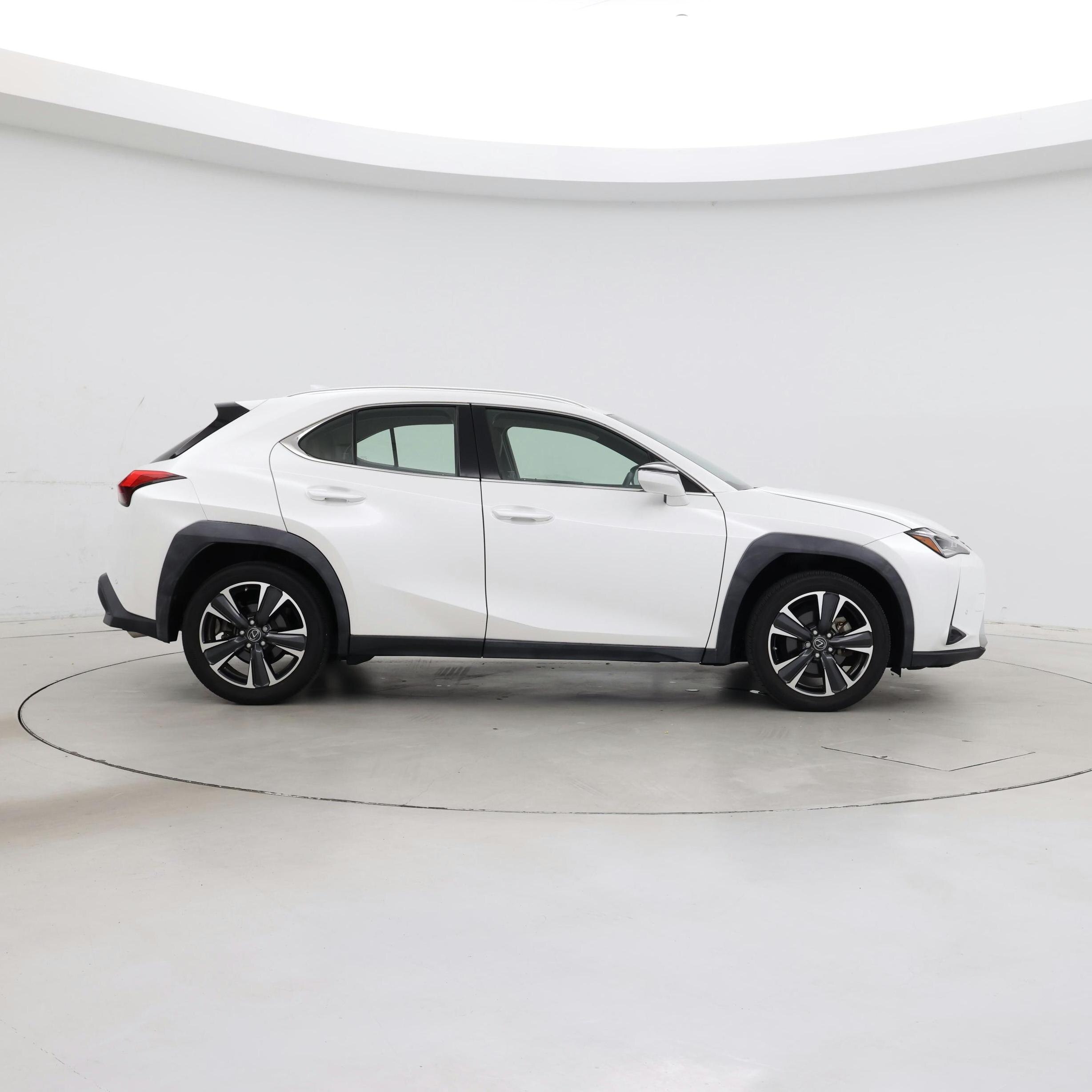 Thumbnail: 2021 Lexus UX - 7