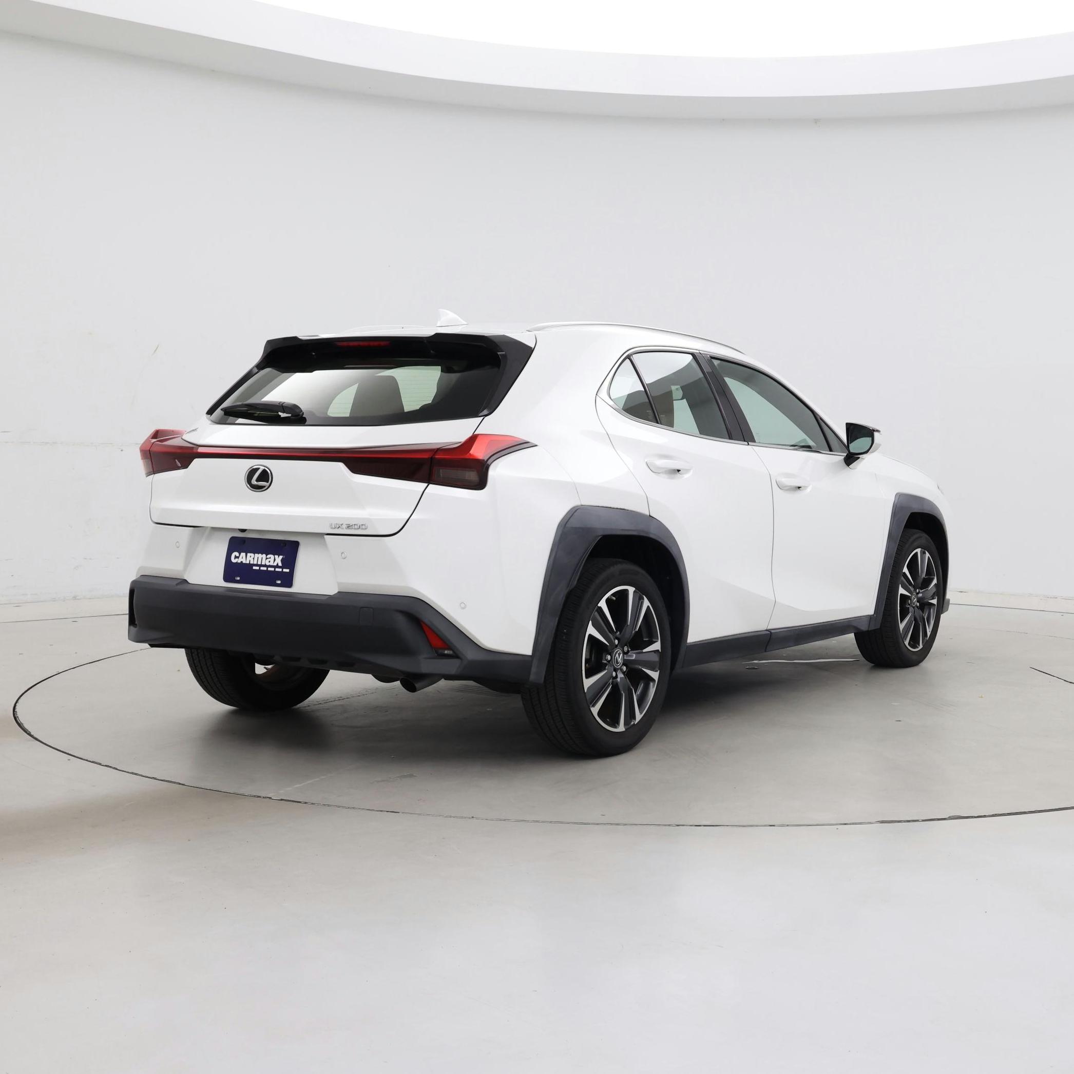 Thumbnail: 2021 Lexus UX - 8