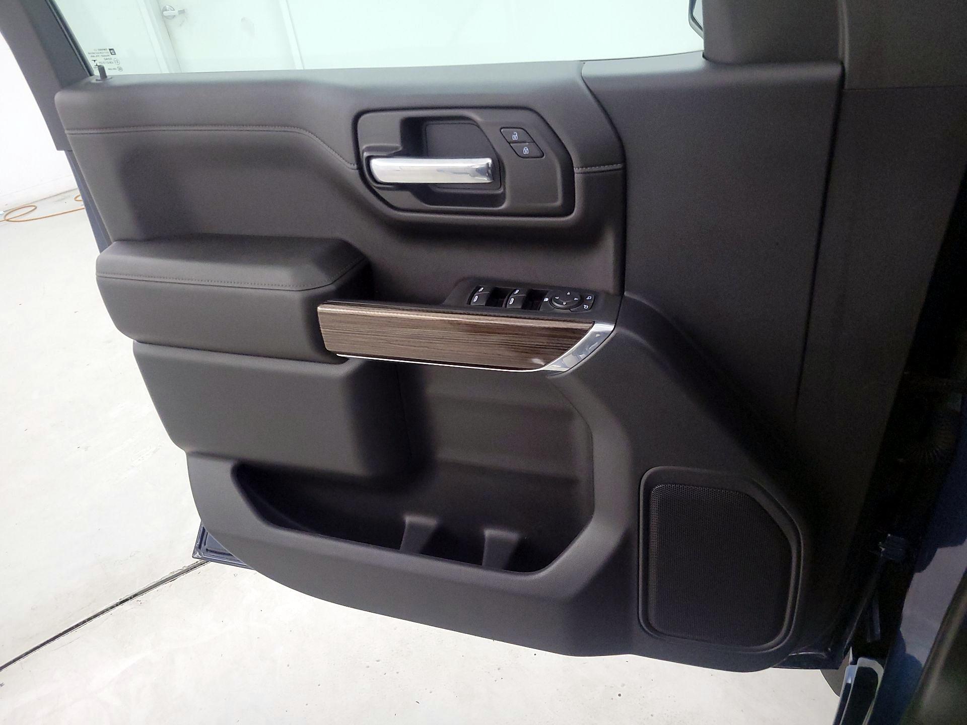 Thumbnail: 2021 Chevrolet Silverado 1500 - 12