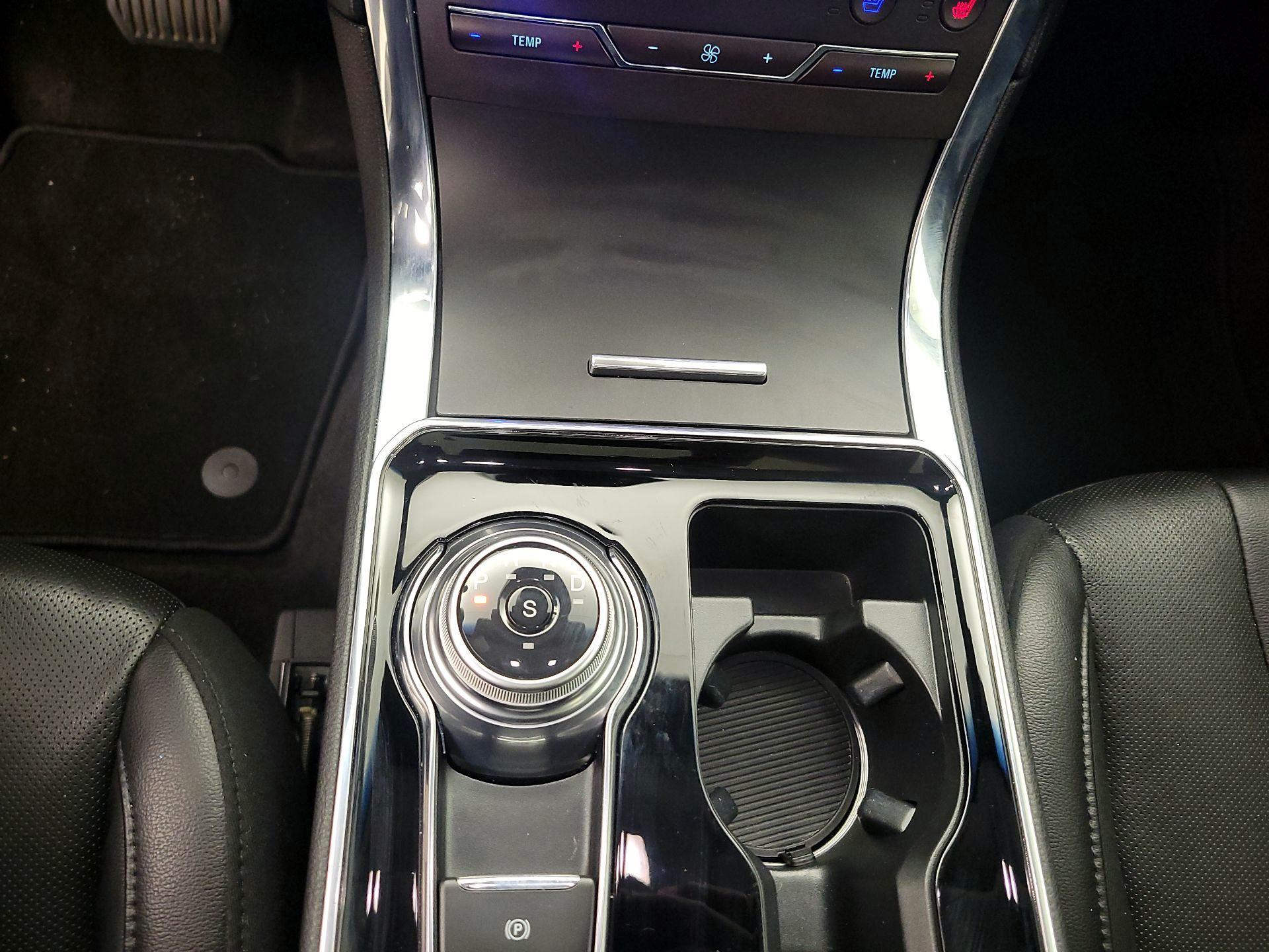 Thumbnail: 2020 Ford Edge - 18