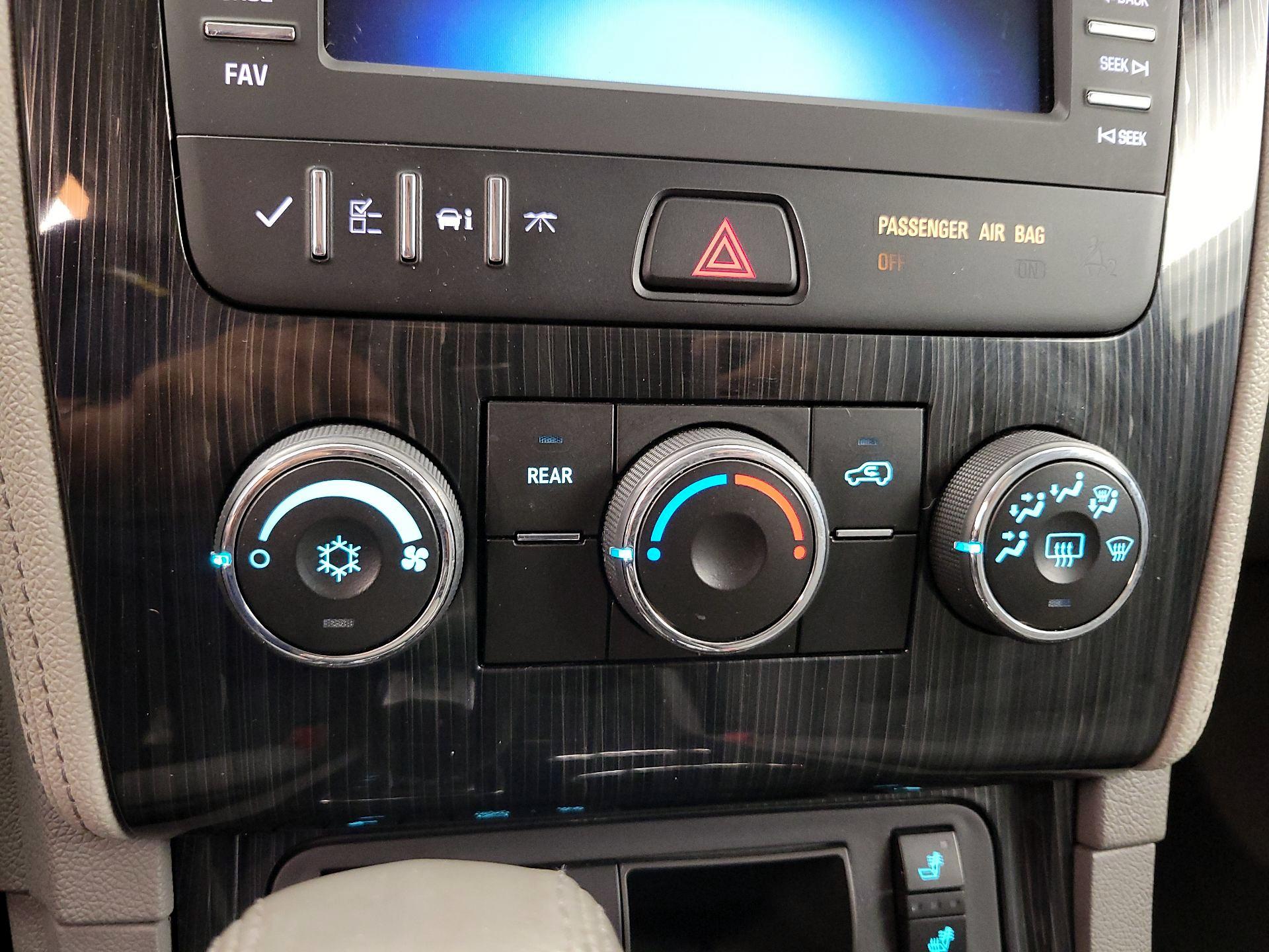 Thumbnail: 2016 Chevrolet Traverse - 16