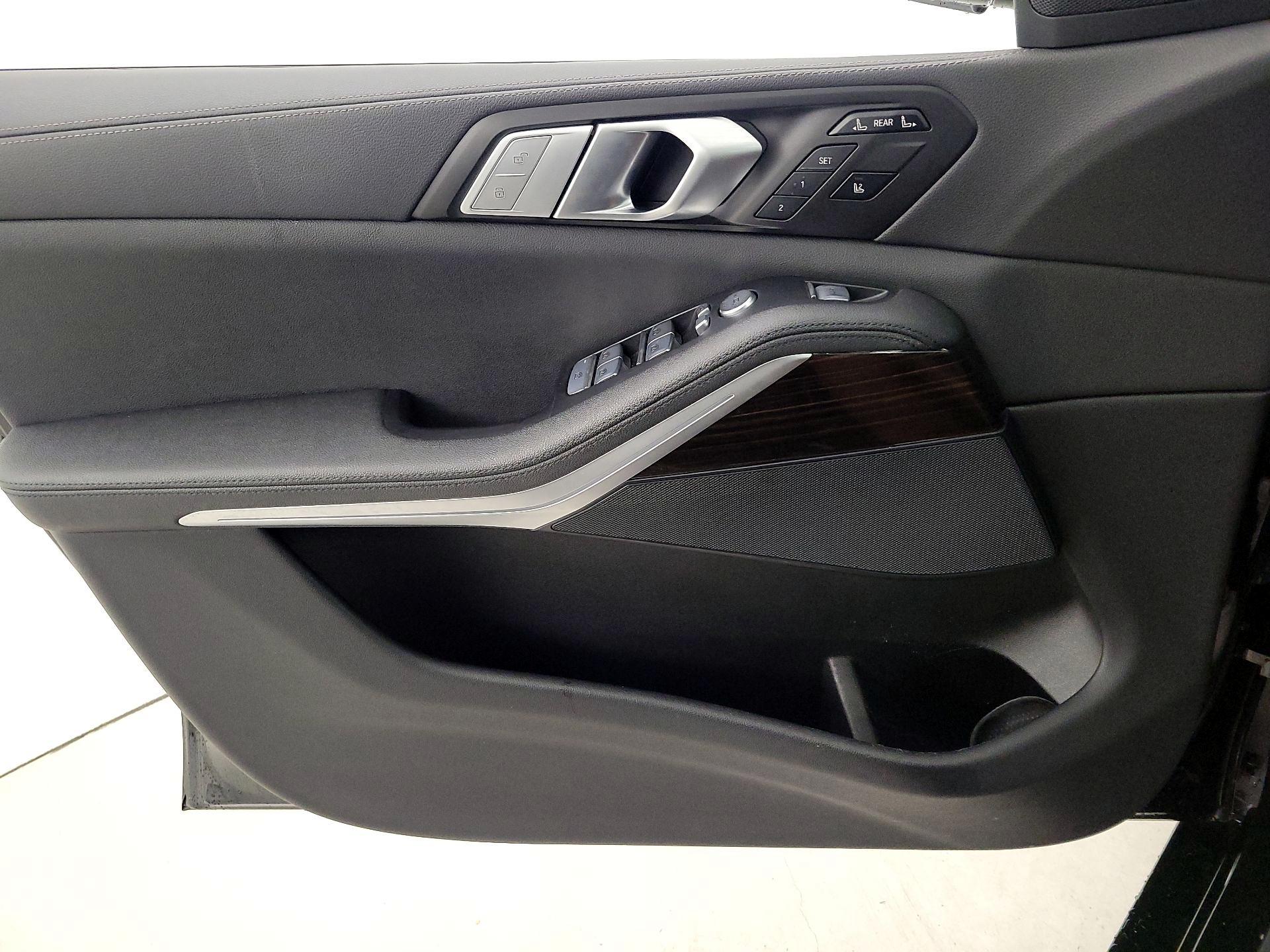 Thumbnail: 2021 BMW X7 - 12