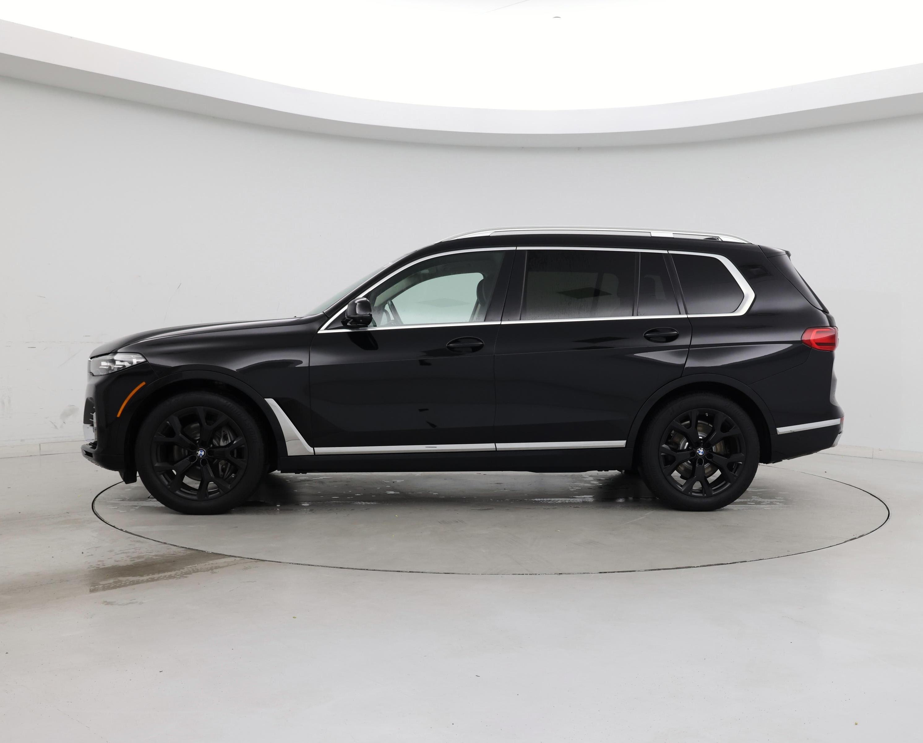 Thumbnail: 2021 BMW X7 - 3