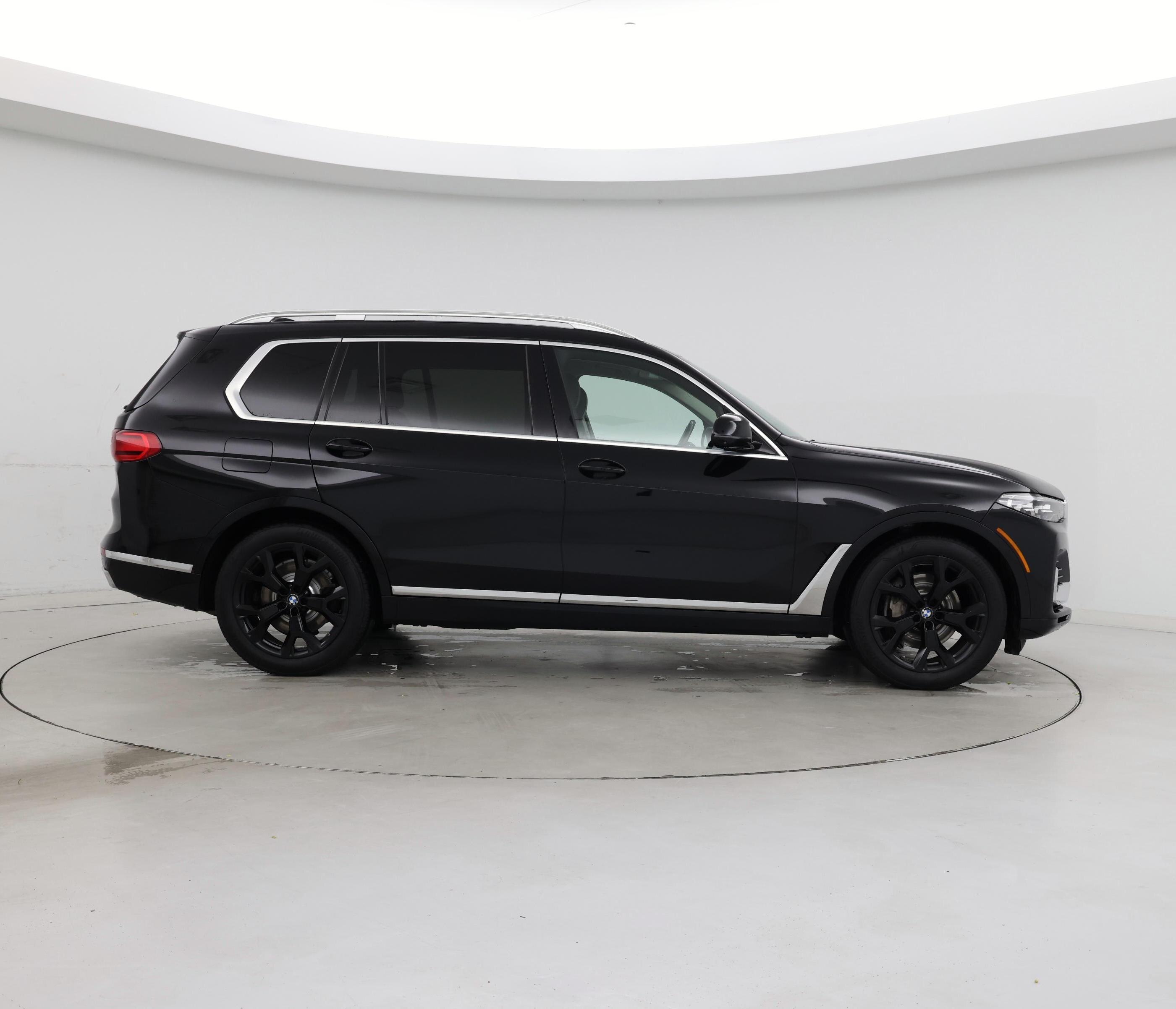 Thumbnail: 2021 BMW X7 - 7