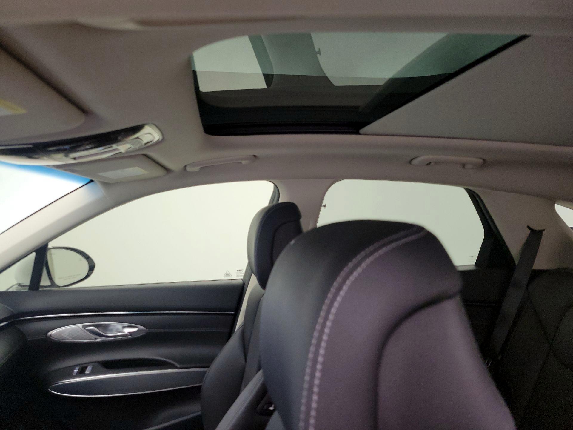 Thumbnail: 2023 Genesis GV70 - 20