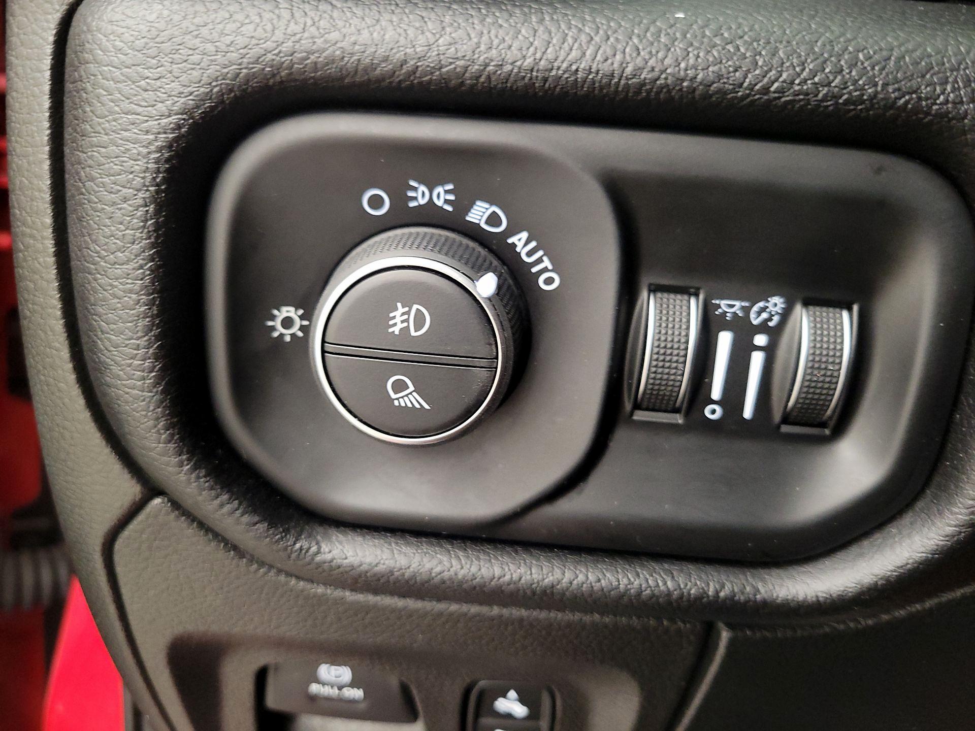 Thumbnail: 2019 RAM 1500 - 13