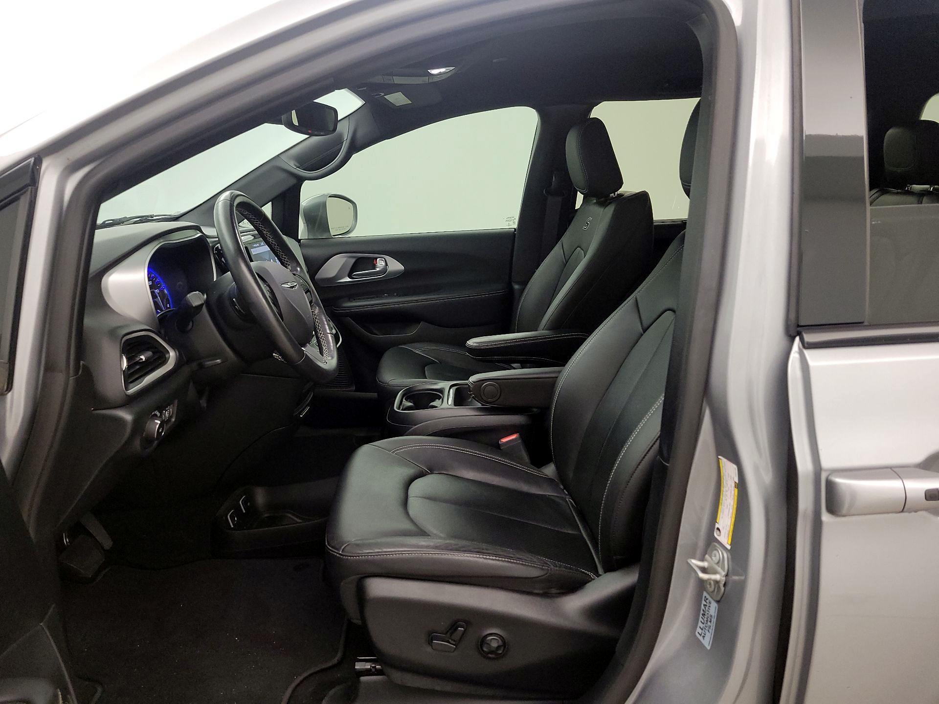 Thumbnail: 2020 Chrysler Pacifica - 11