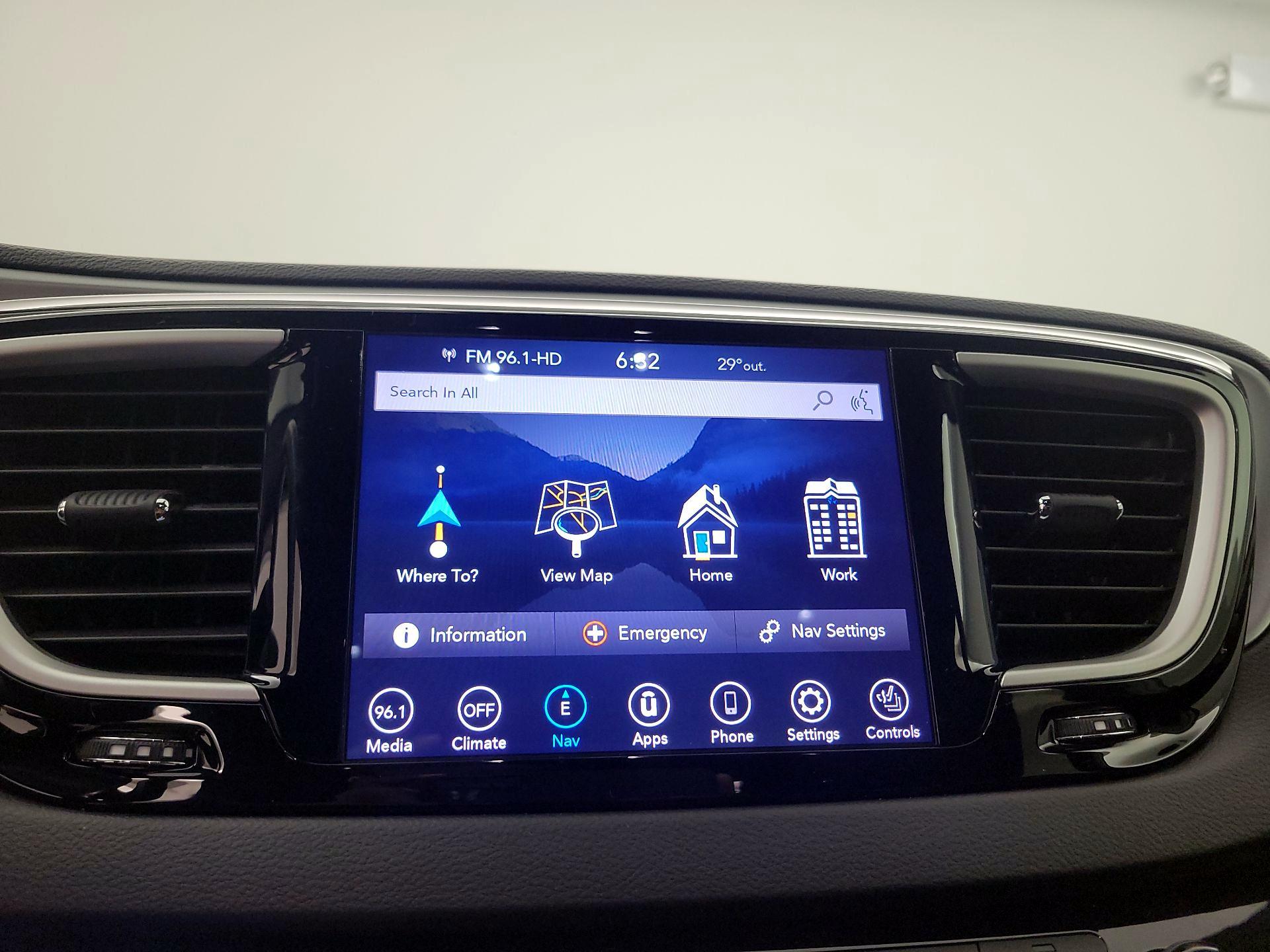 Thumbnail: 2020 Chrysler Pacifica - 14