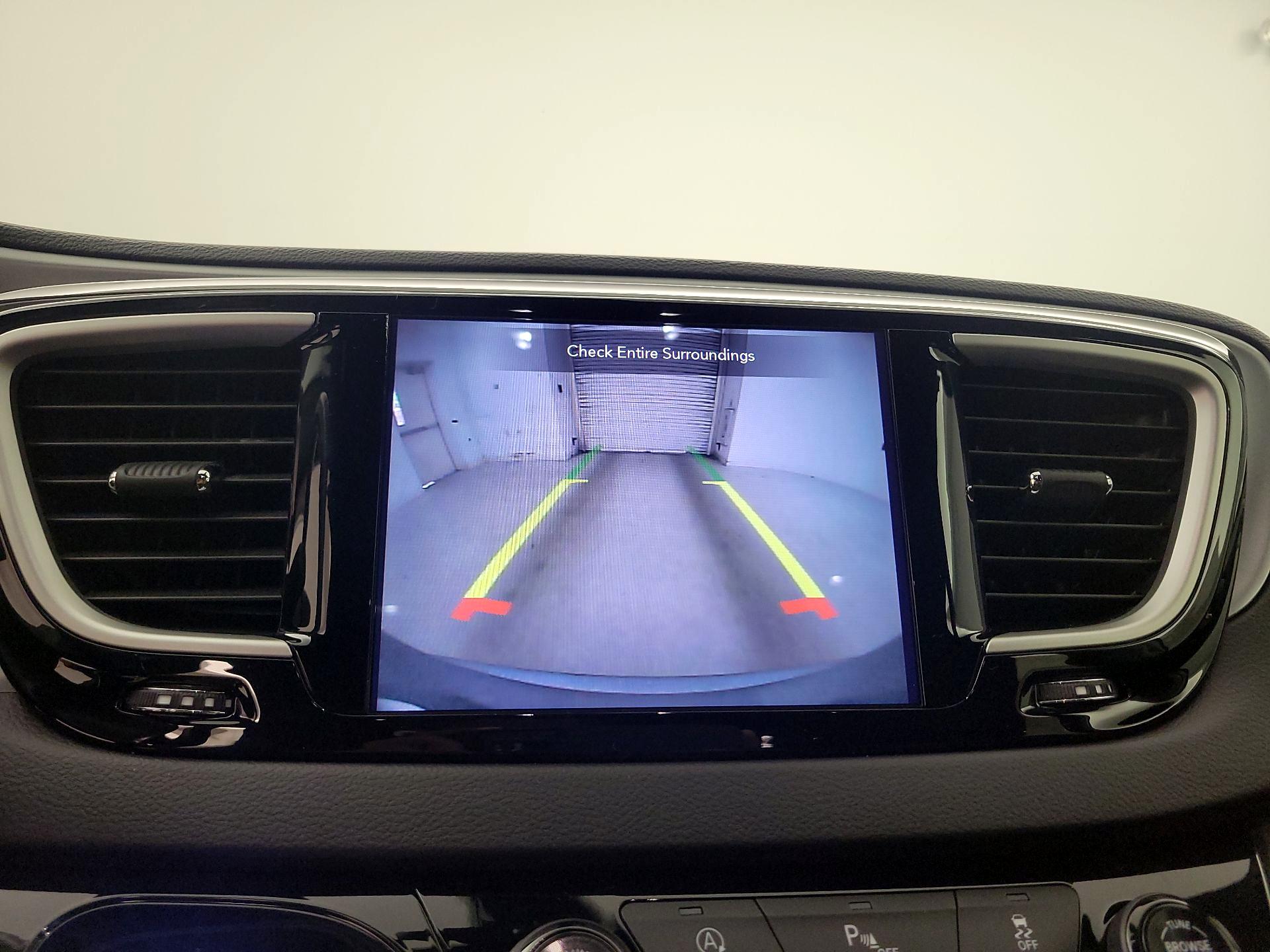 Thumbnail: 2020 Chrysler Pacifica - 15
