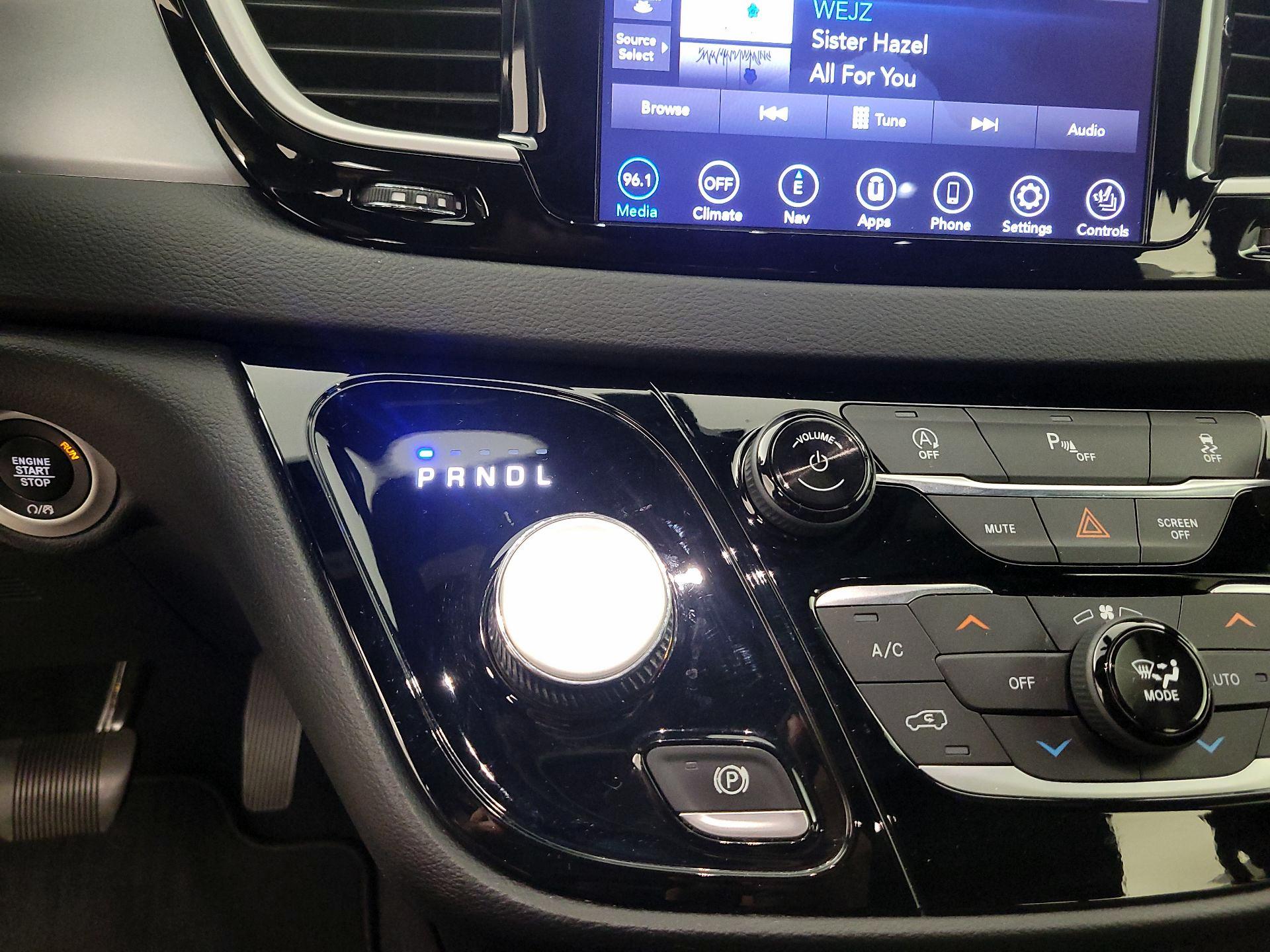 Thumbnail: 2020 Chrysler Pacifica - 18