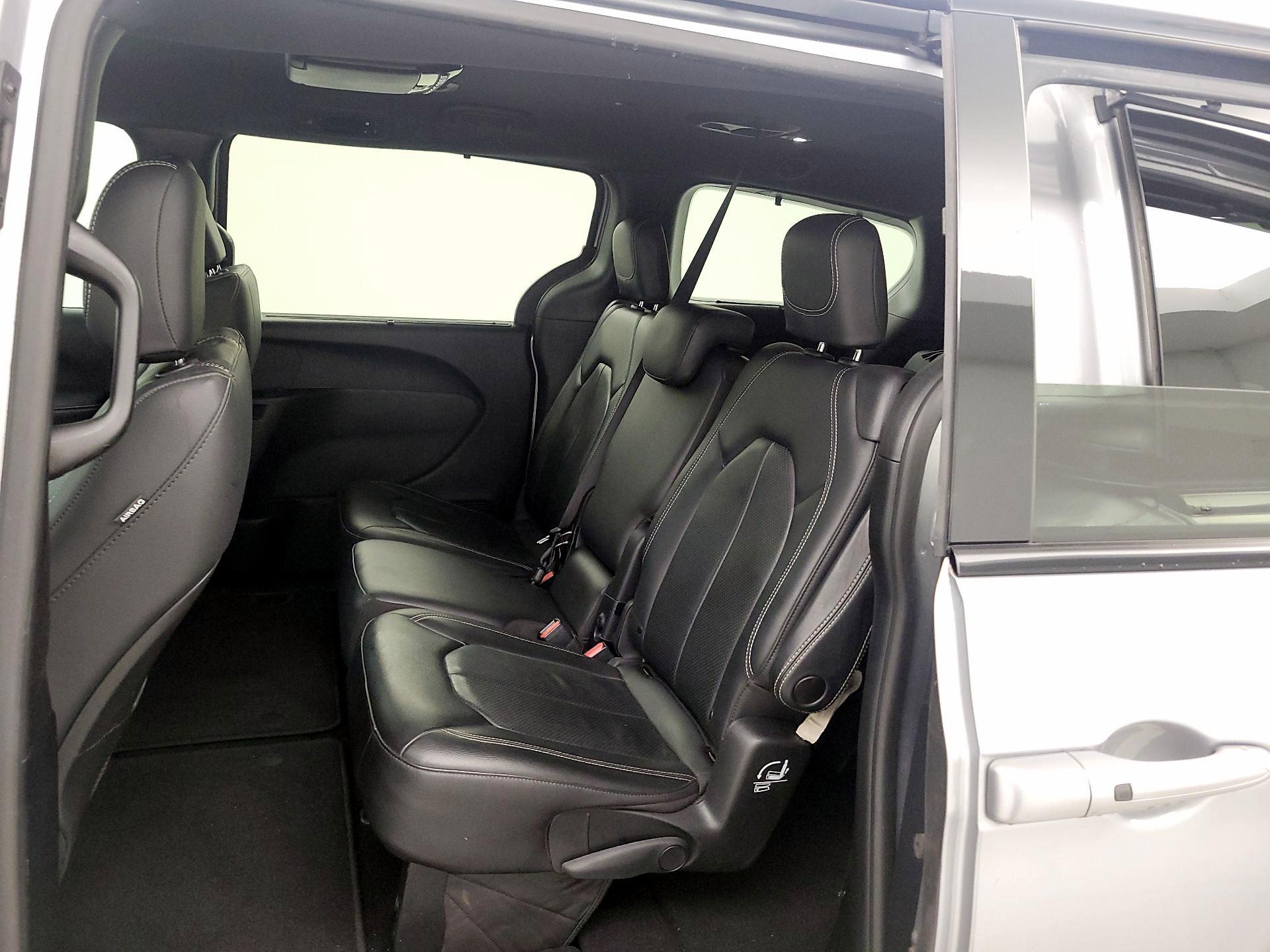 Thumbnail: 2020 Chrysler Pacifica - 20