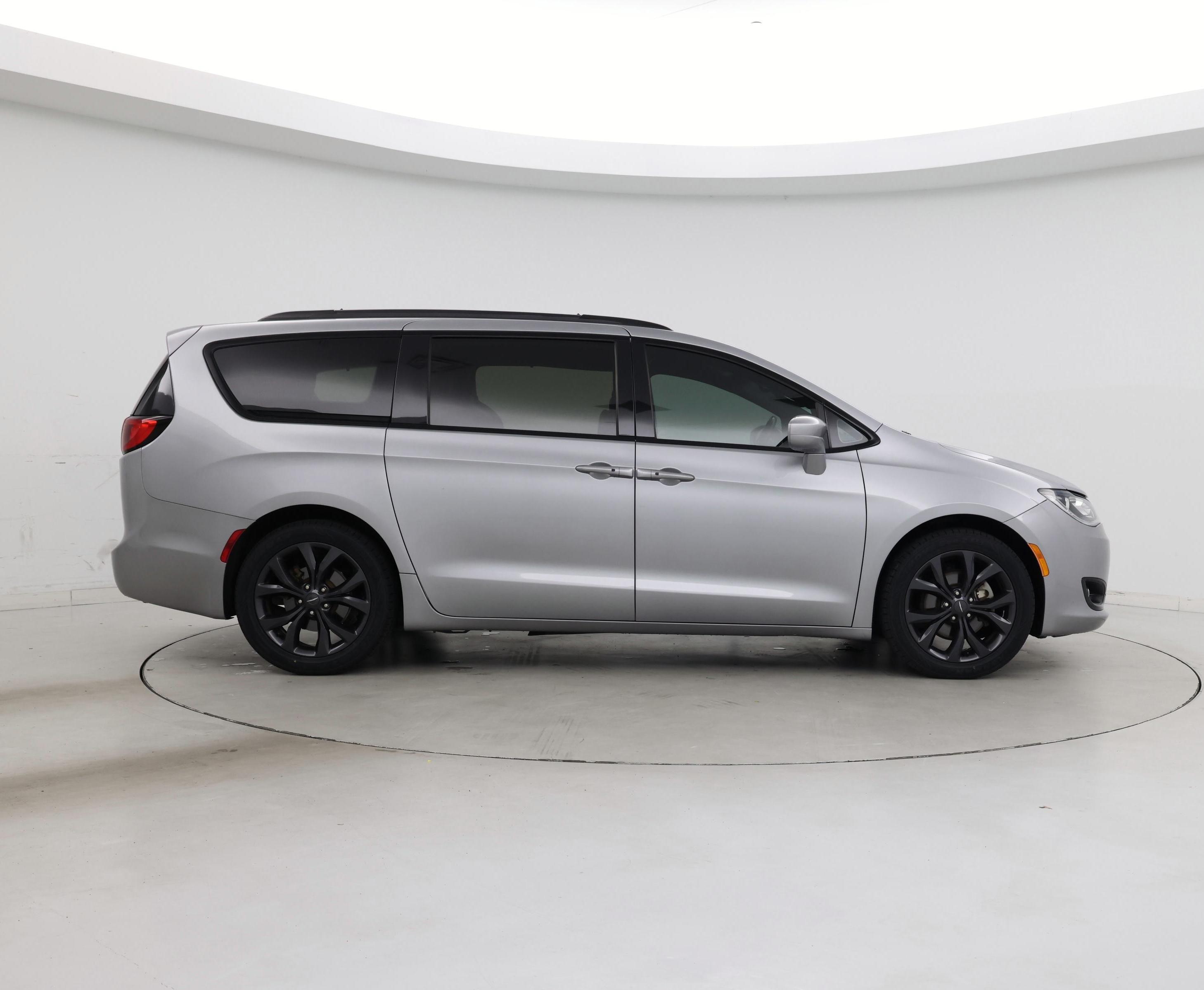 Thumbnail: 2020 Chrysler Pacifica - 7