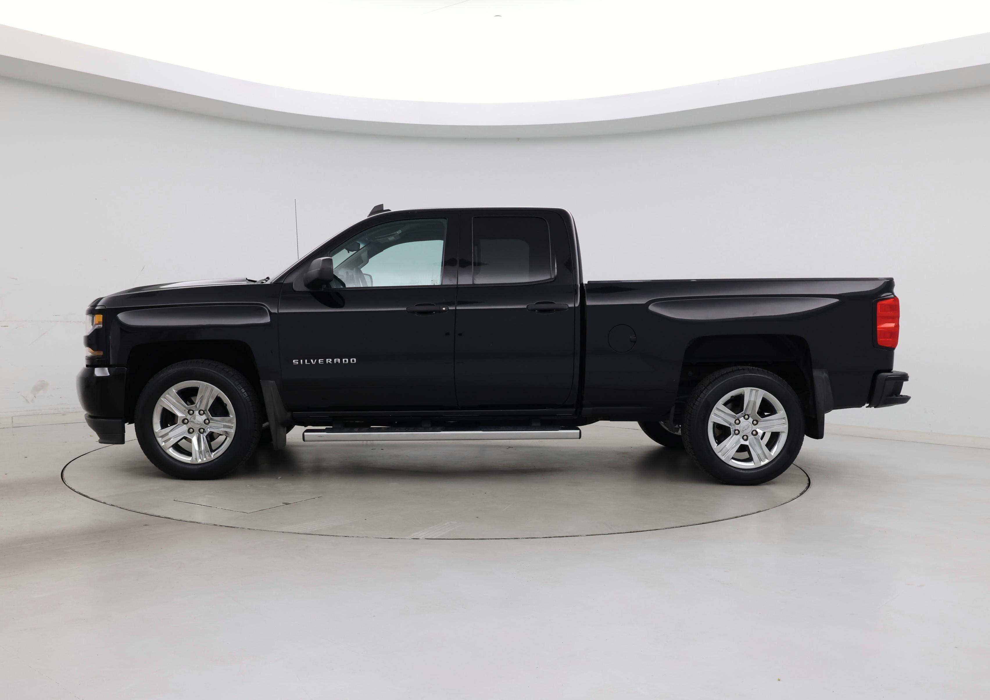 Thumbnail: 2019 Chevrolet Silverado 1500 - 3