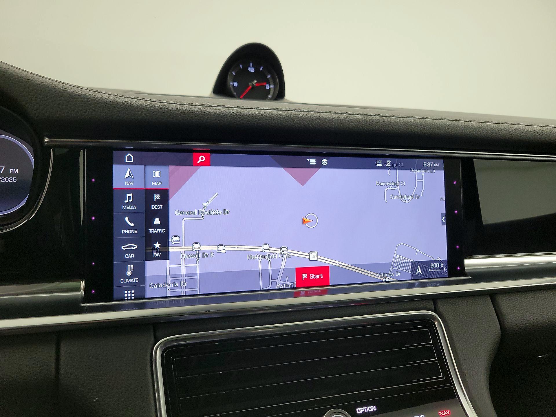 Thumbnail: 2020 Porsche Panamera - 14