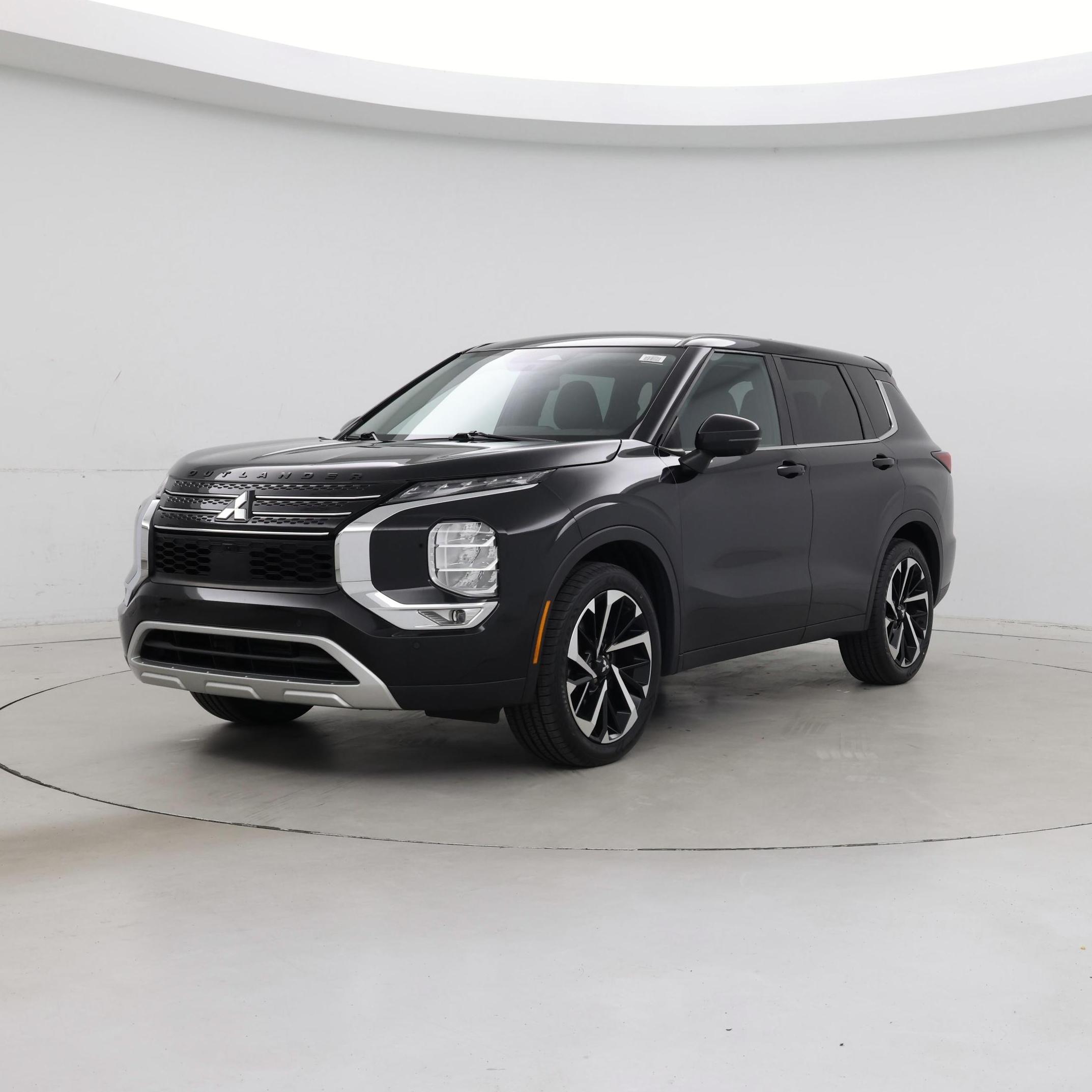 Thumbnail: 2023 Mitsubishi Outlander - 4