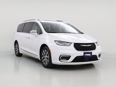 White 2022 Chrysler Pacifica Hybrid Pinnacle