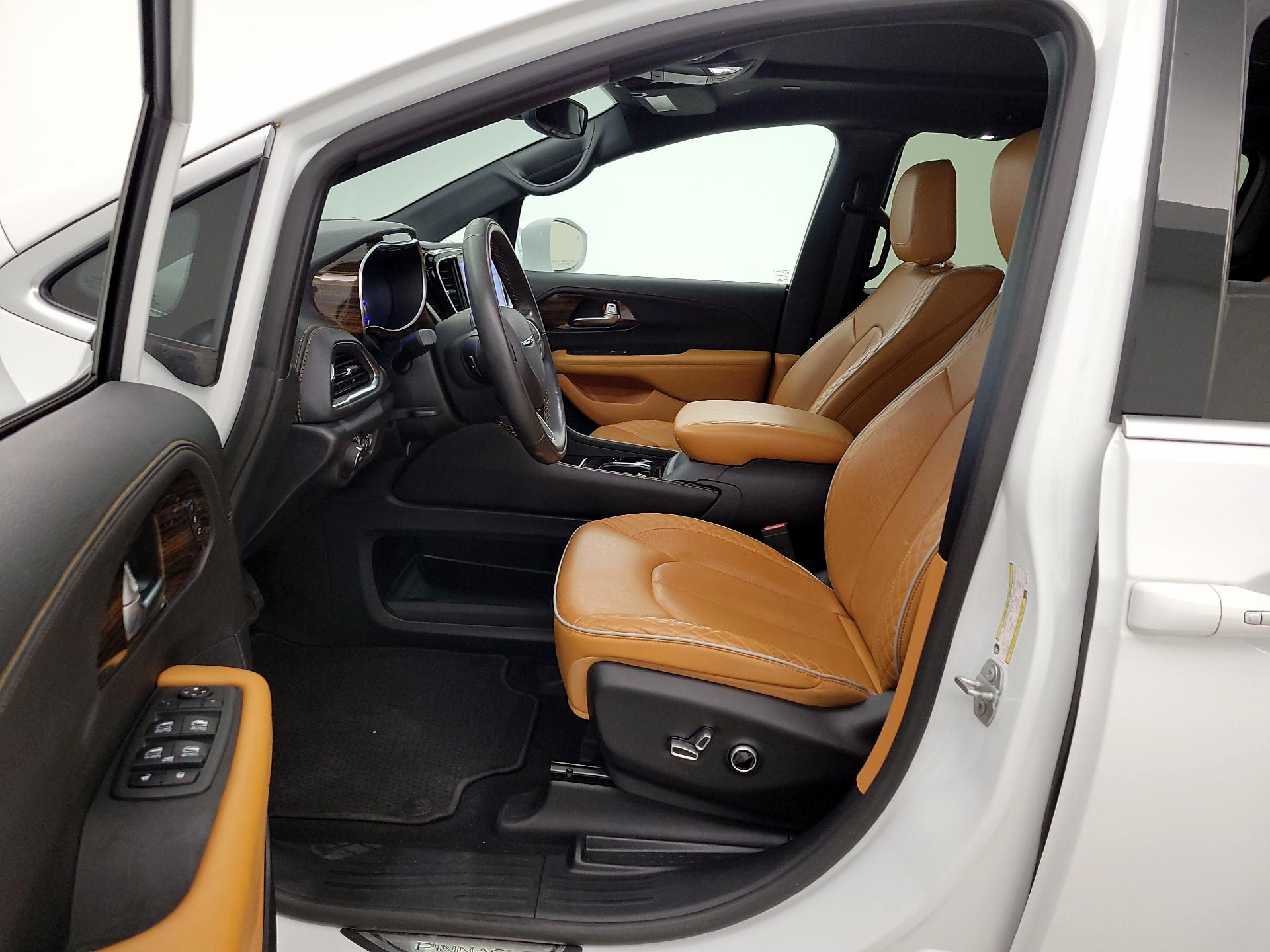 Thumbnail: 2022 Chrysler Pacifica - 11