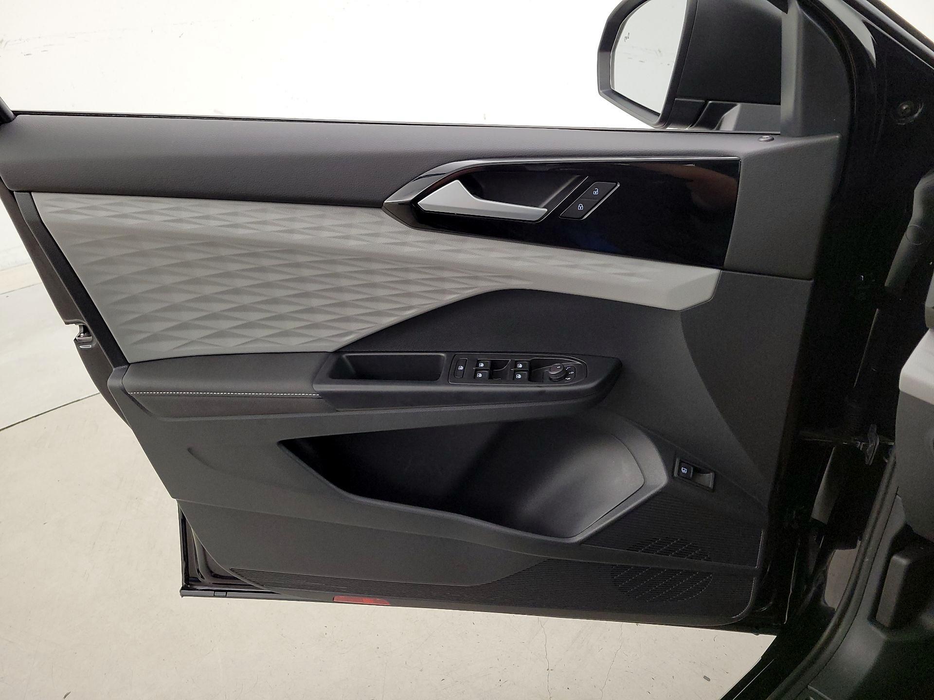 Thumbnail: 2024 Volkswagen Taos - 12