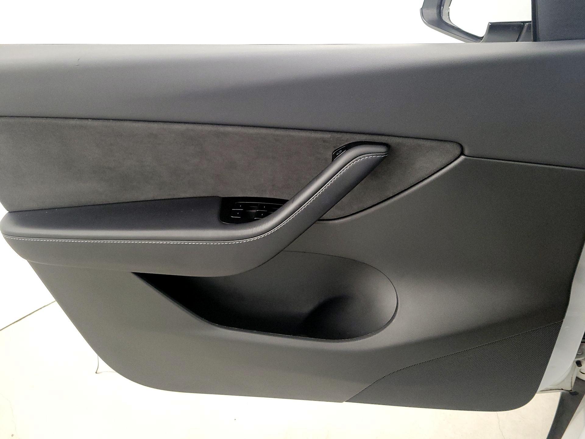 Thumbnail: 2021 Tesla Model Y - 12