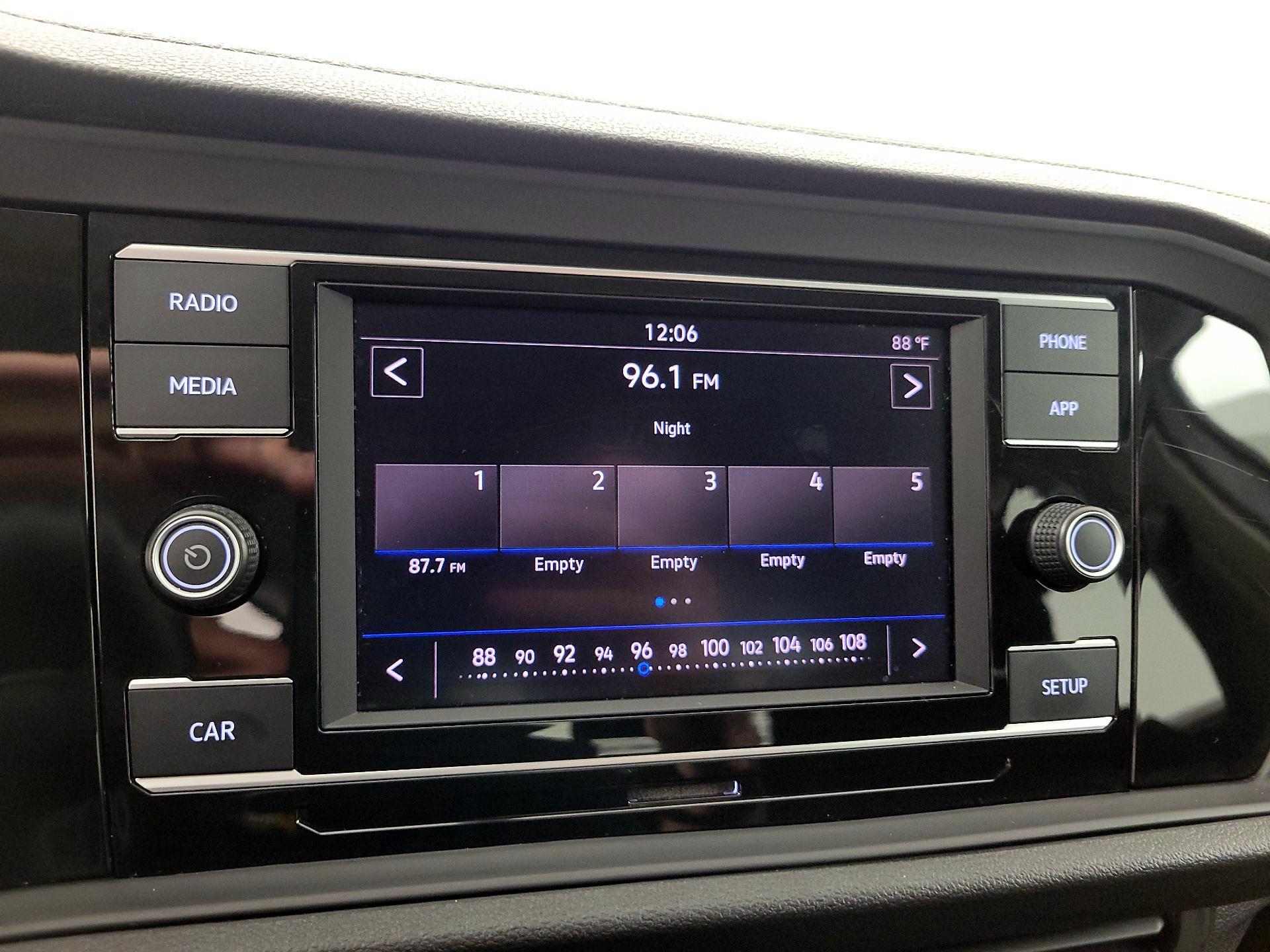 Thumbnail: 2019 Volkswagen Jetta - 14
