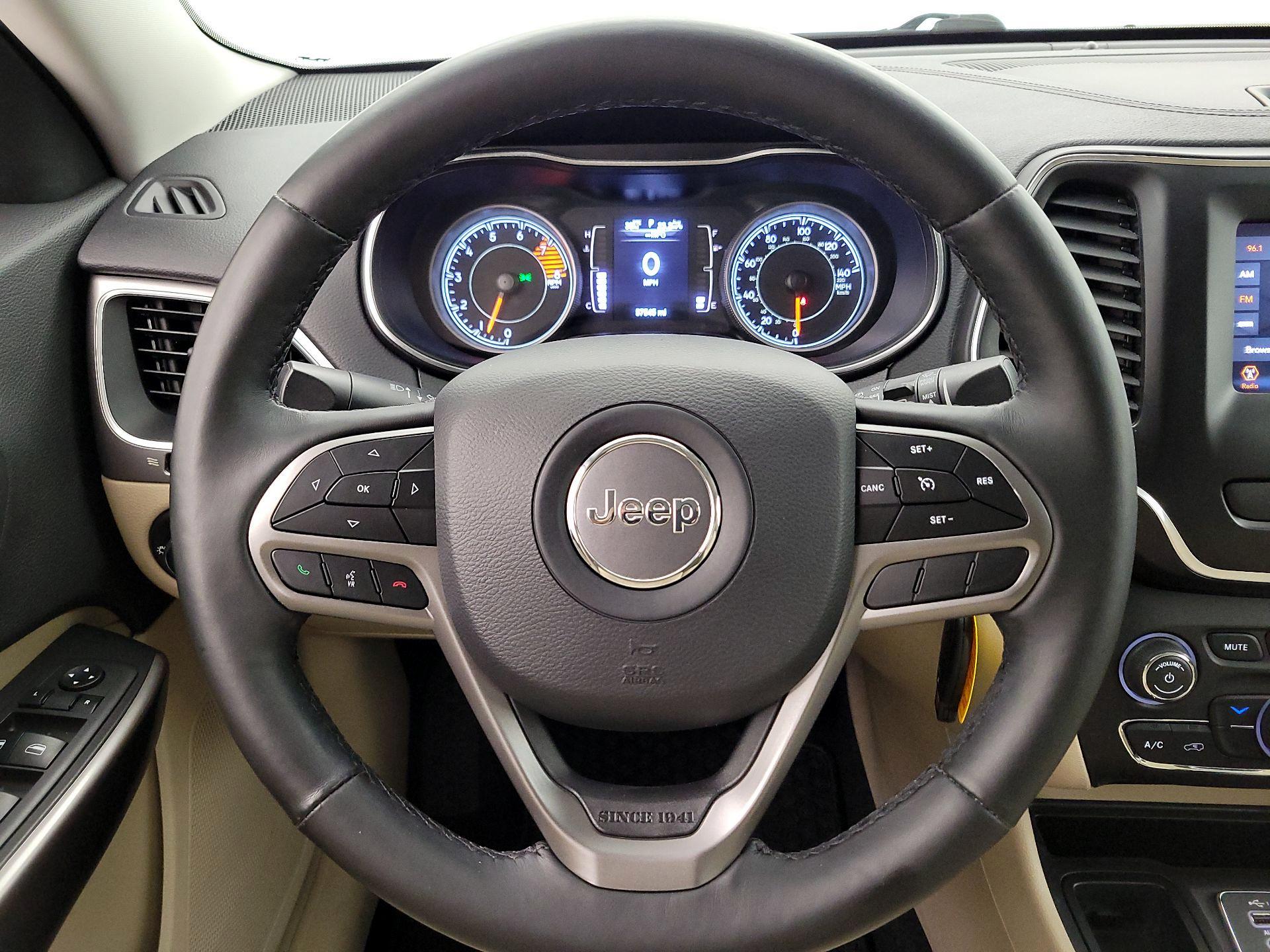Thumbnail: 2019 Jeep Cherokee - 10