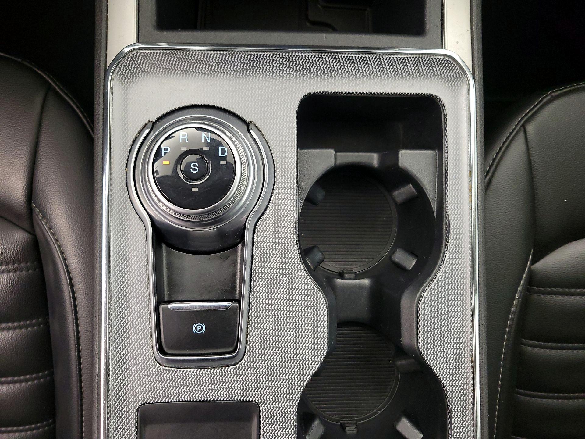 Thumbnail: 2021 Ford Edge - 17