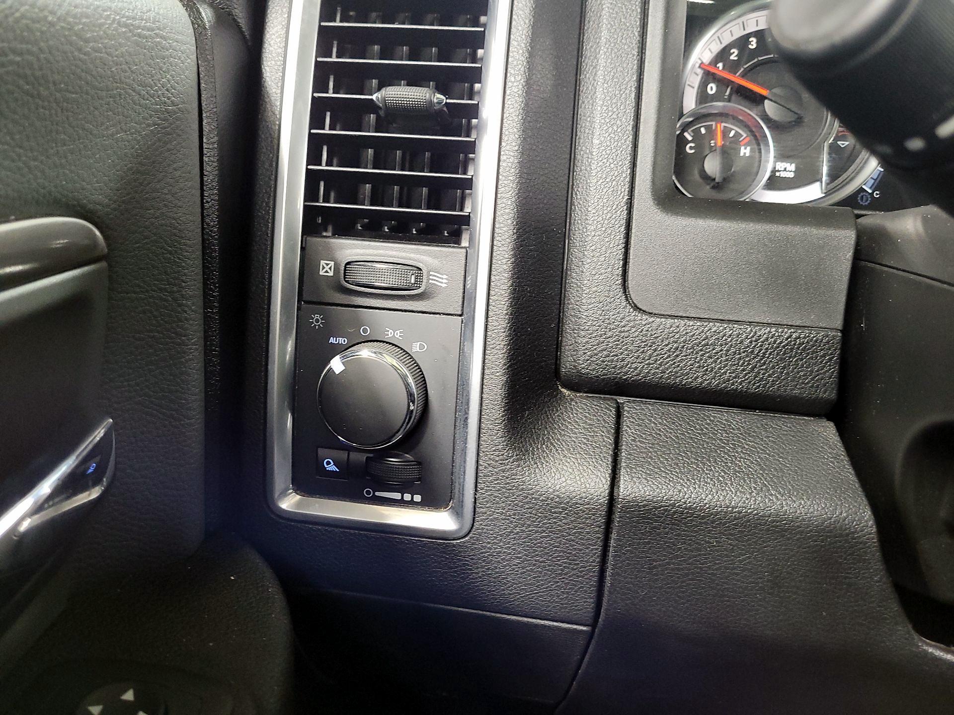 Thumbnail: 2023 RAM 1500 Classic - 13