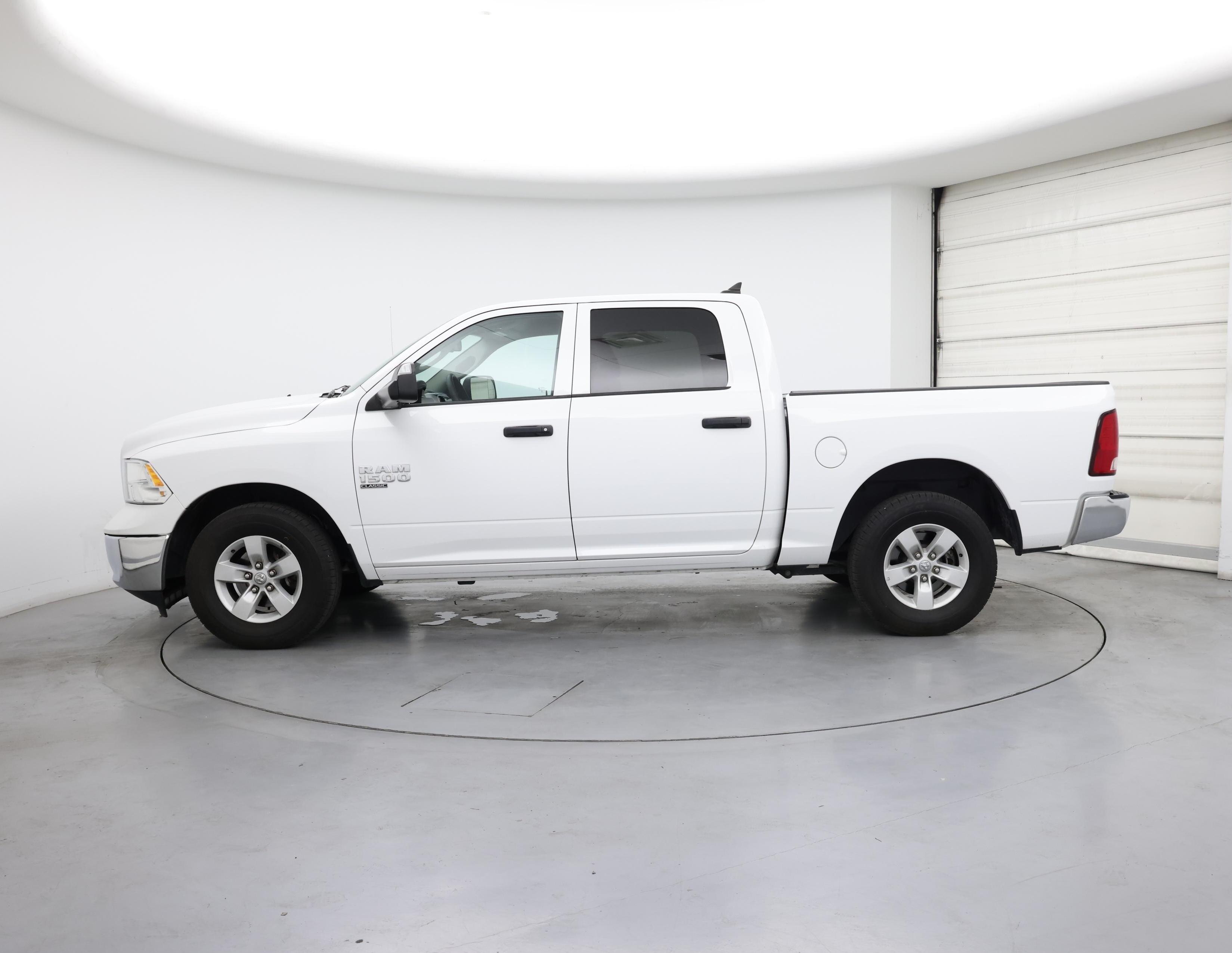 Thumbnail: 2023 RAM 1500 Classic - 3