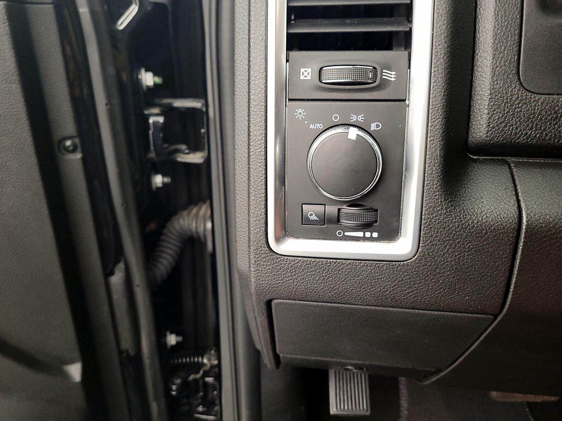 Thumbnail: 2023 RAM 1500 Classic - 13