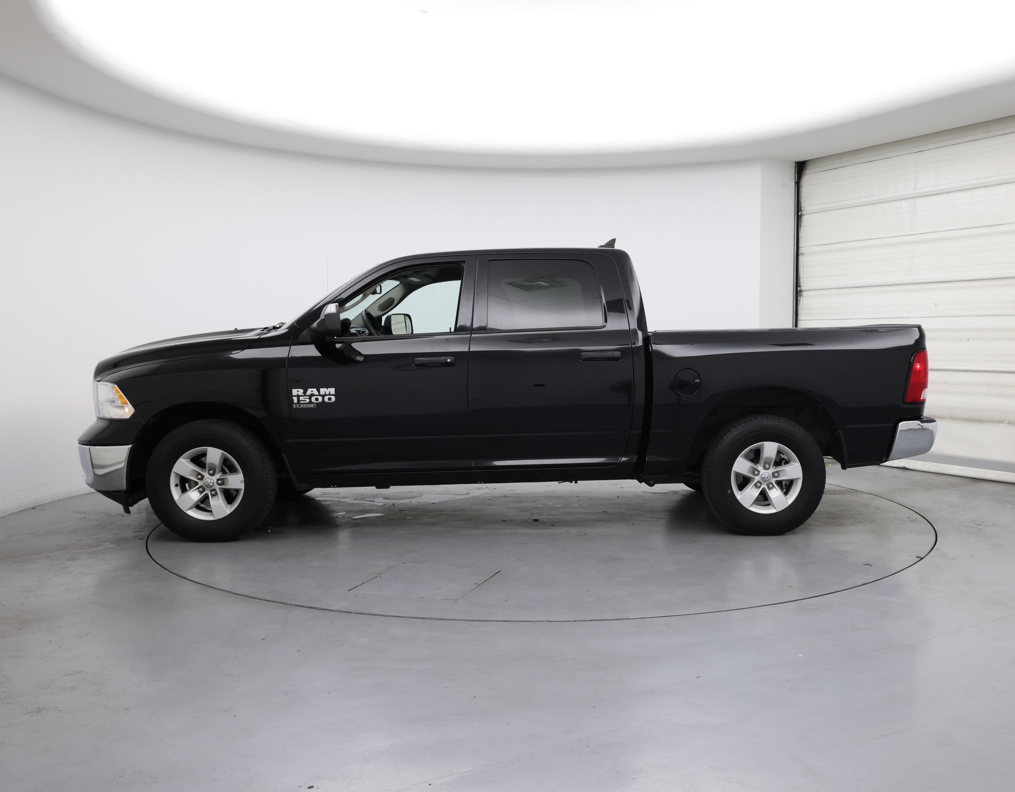 Thumbnail: 2023 RAM 1500 Classic - 3