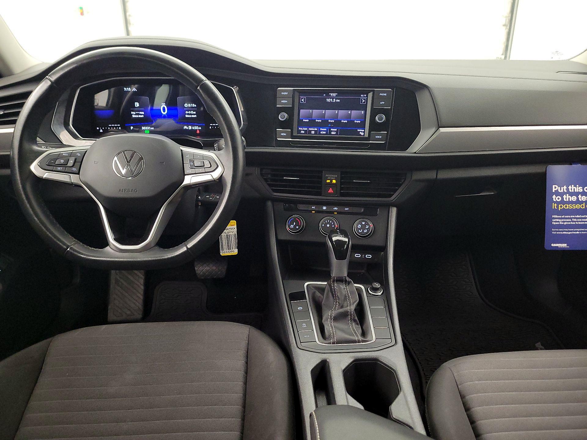 Thumbnail: 2023 Volkswagen Jetta - 9