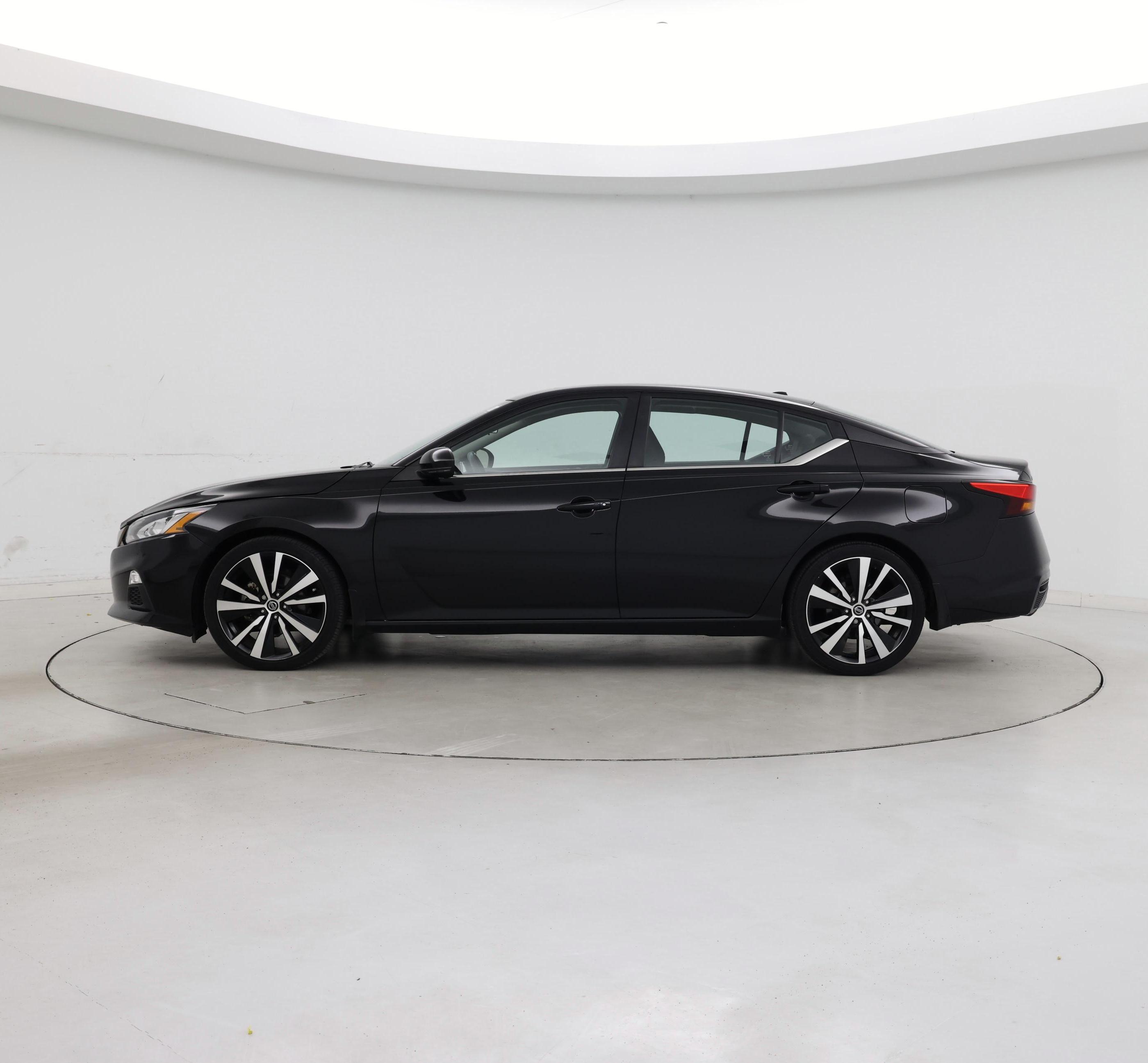 Thumbnail: 2022 Nissan Altima - 3