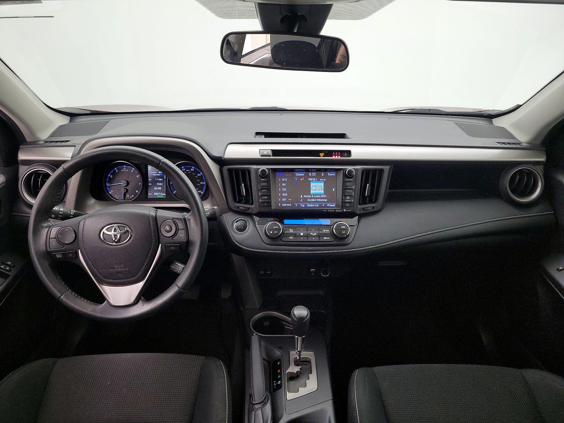 Thumbnail: 2018 Toyota RAV4 - 9