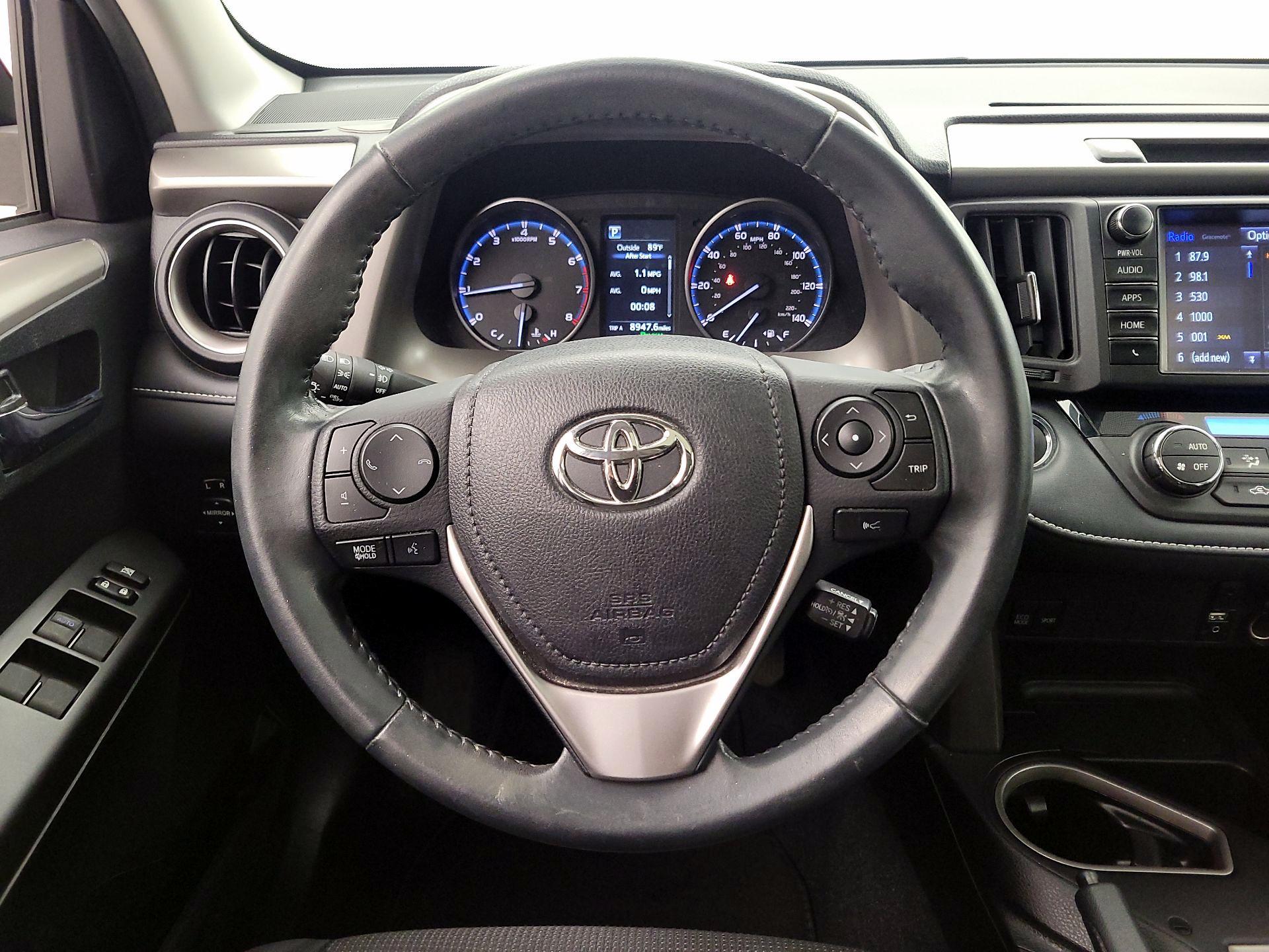 Thumbnail: 2018 Toyota RAV4 - 10