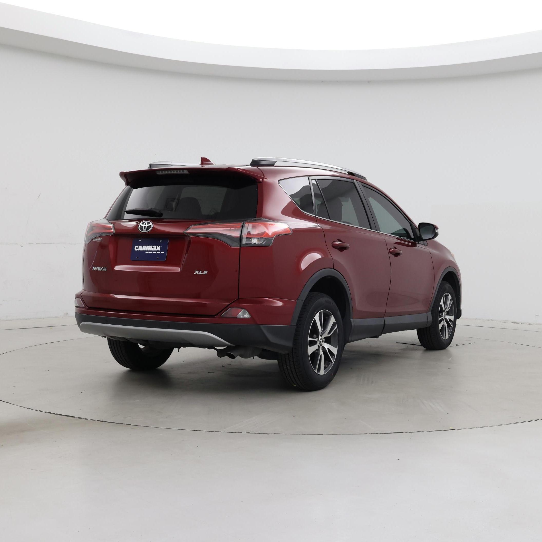 Thumbnail: 2018 Toyota RAV4 - 8