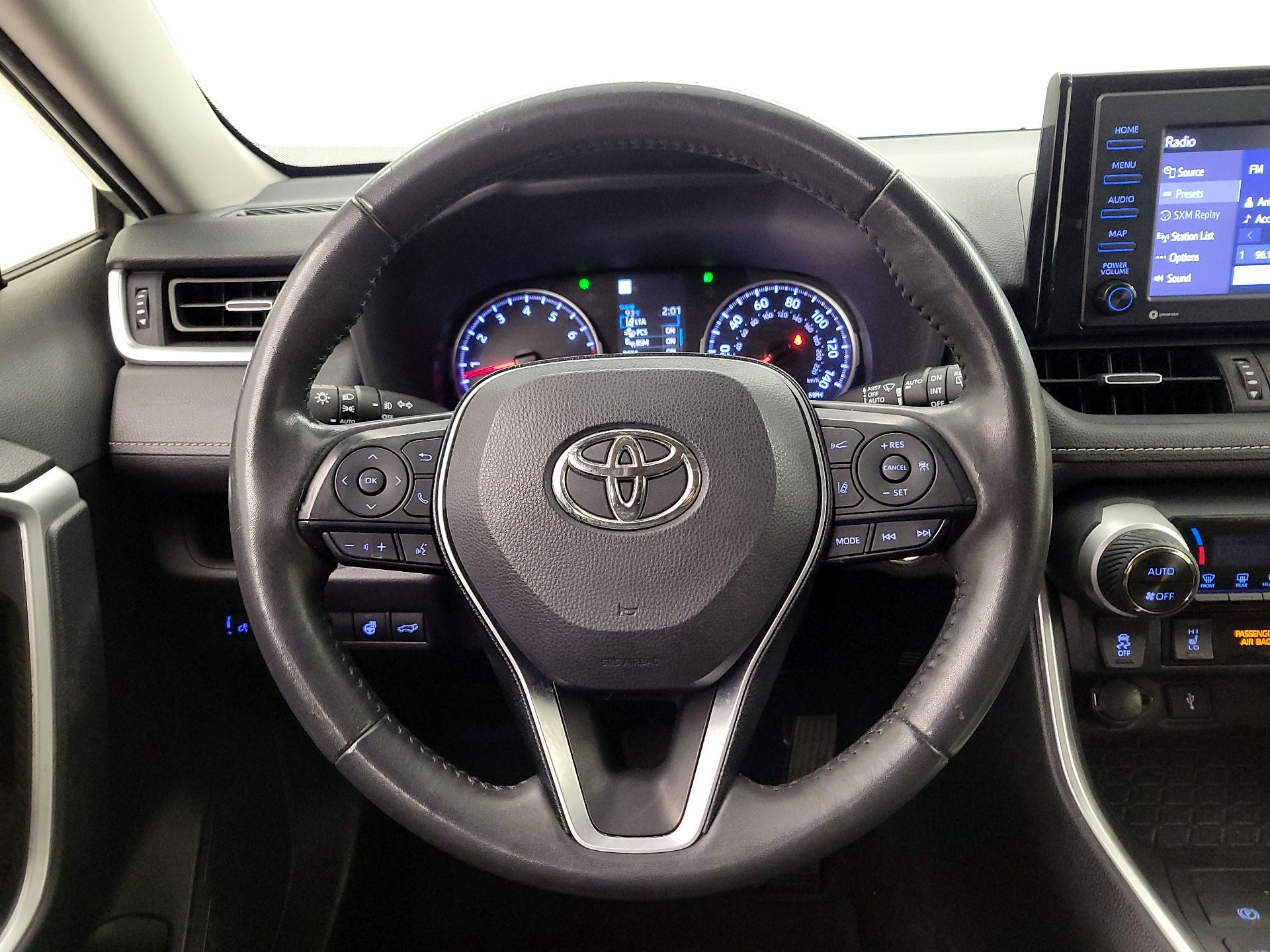 Thumbnail: 2020 Toyota RAV4 - 10