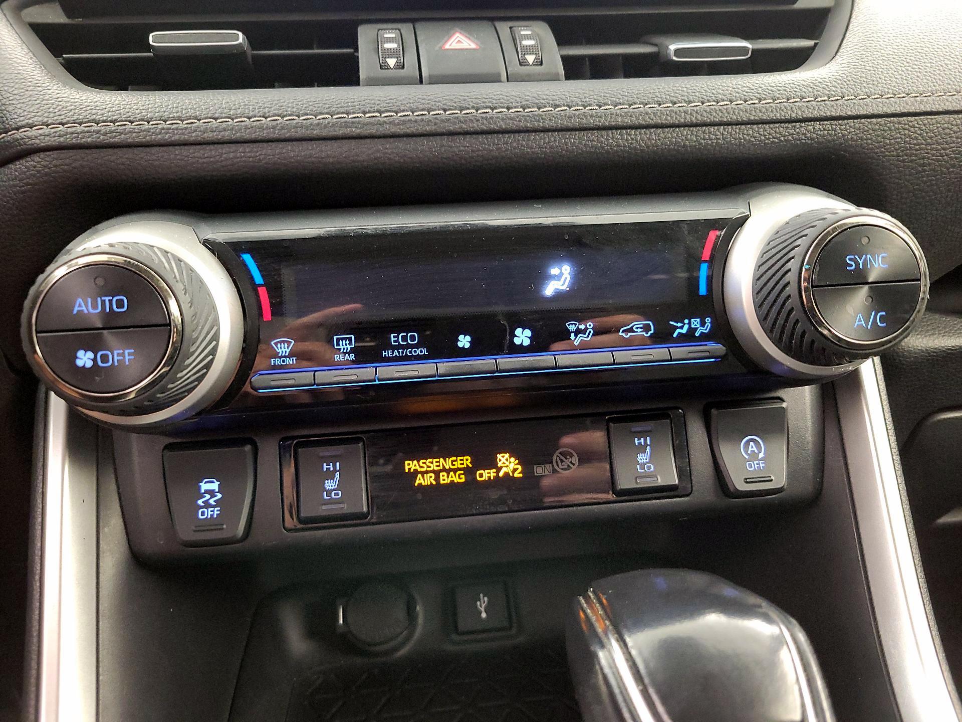 Thumbnail: 2020 Toyota RAV4 - 16