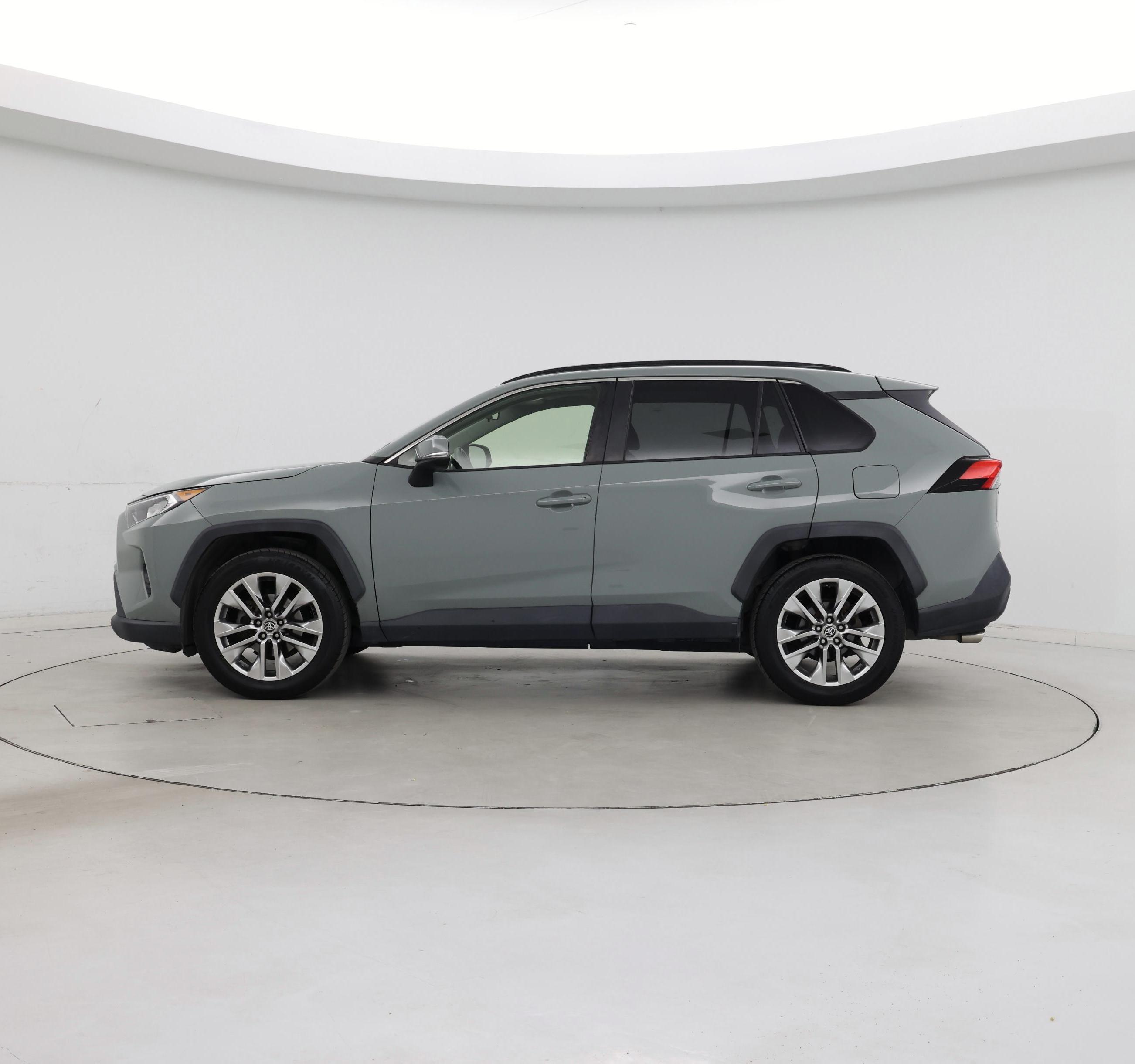 Thumbnail: 2020 Toyota RAV4 - 3