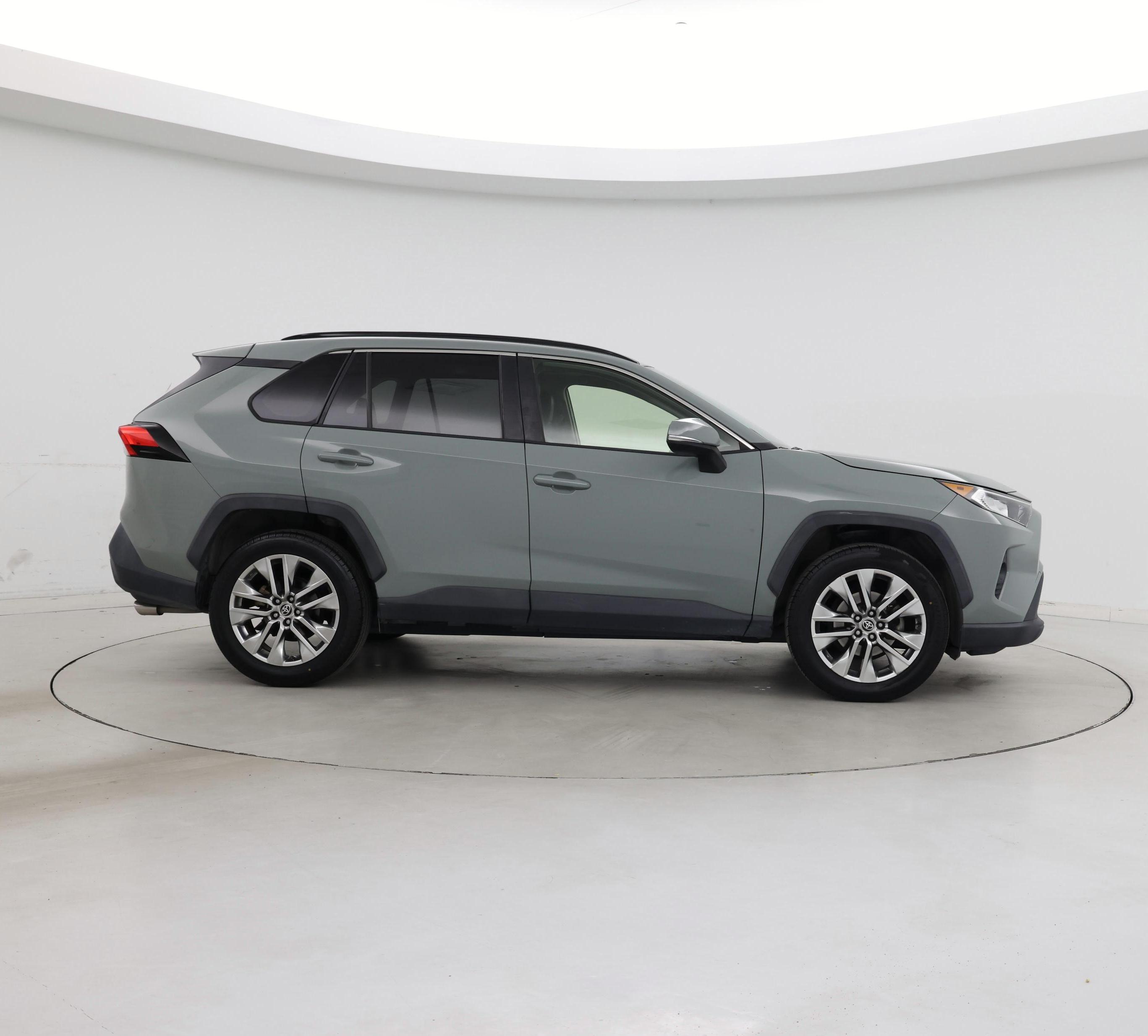 Thumbnail: 2020 Toyota RAV4 - 7
